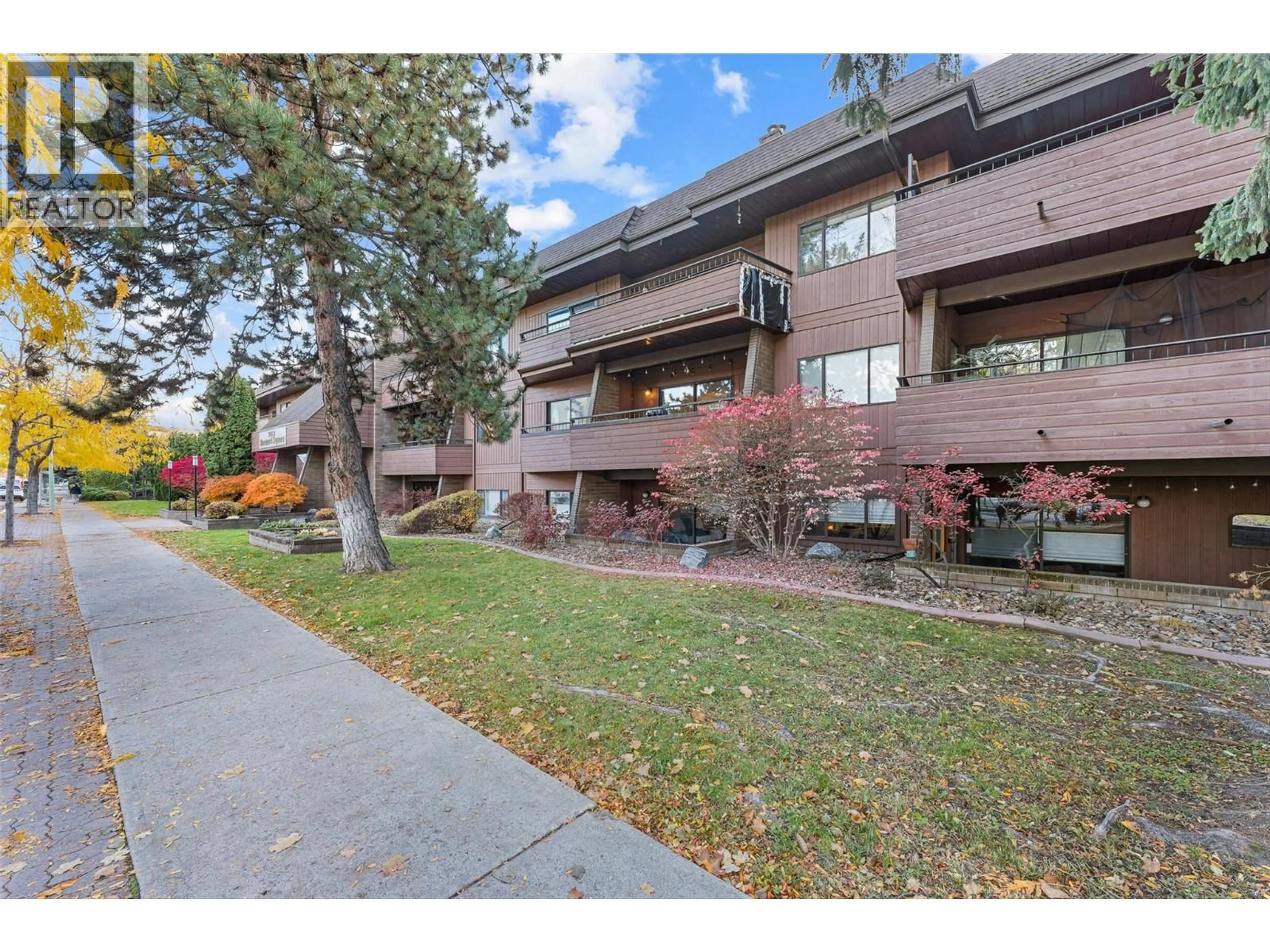 Patio, unknown for 210 - 983 BERNARD AVENUE, Kelowna British Columbia V1Y6P7