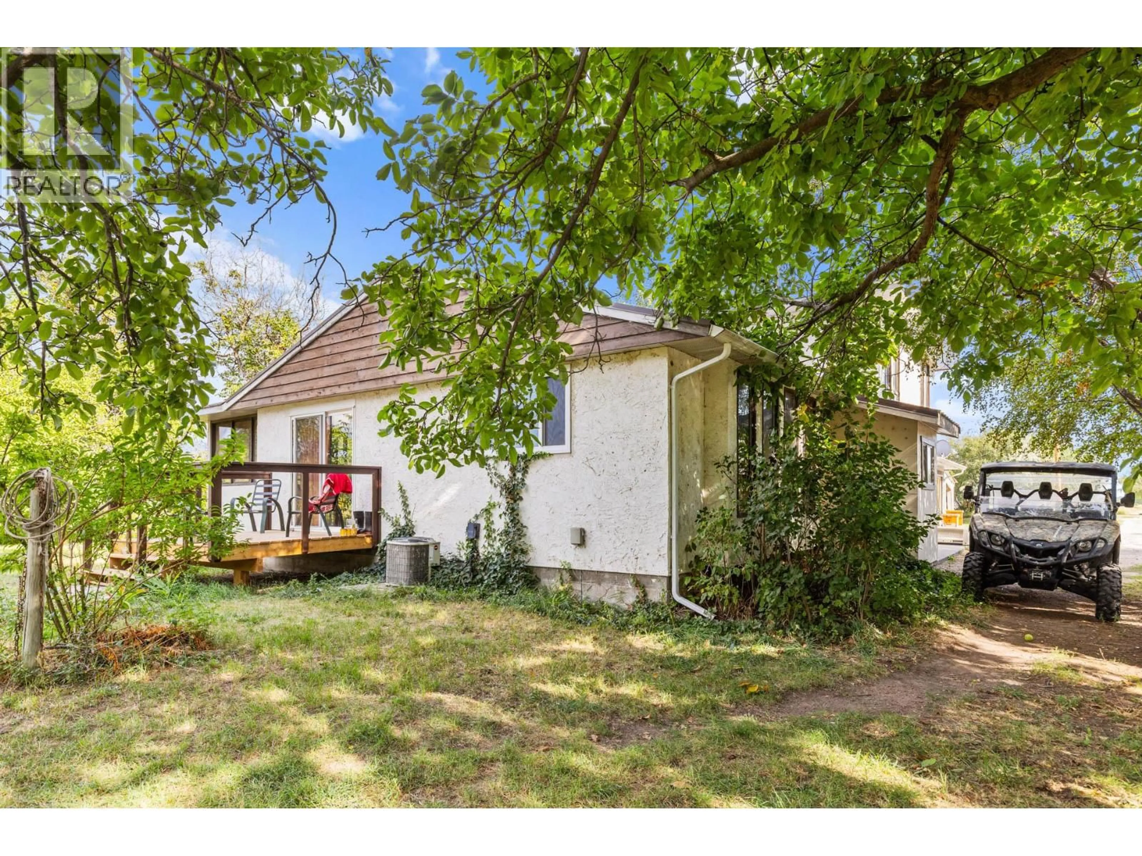 A pic from outside/outdoor area/front of a property/back of a property/a pic from drone, street for 294 ROAD 18 ROAD, Oliver British Columbia V0H1T1