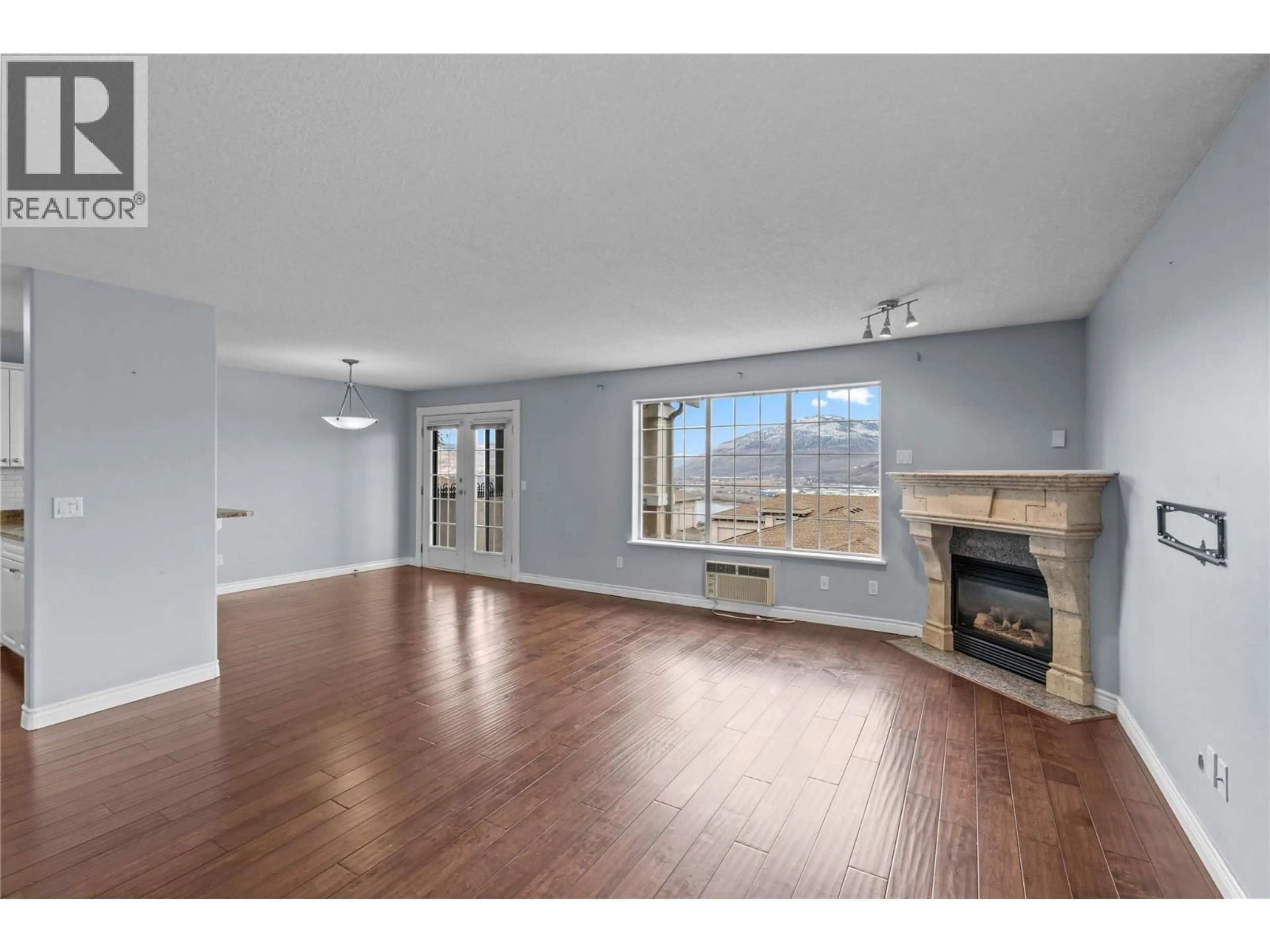 A pic of a room for 310 - 875 SAHALI TERRACE, Kamloops British Columbia V2C6W8