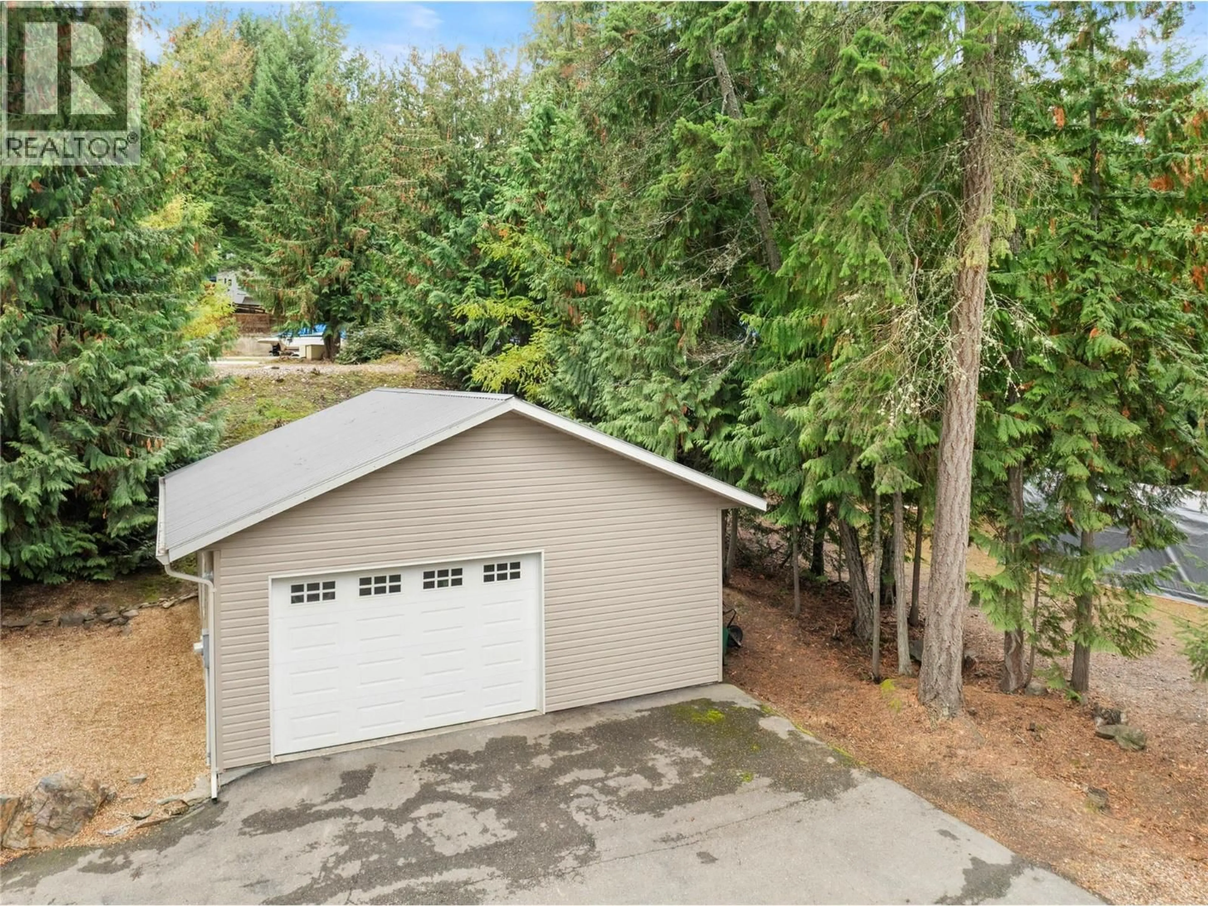 A pic from outside/outdoor area/front of a property/back of a property/a pic from drone, unknown for 2611 DUNCAN ROAD, Blind Bay British Columbia V0E1H1