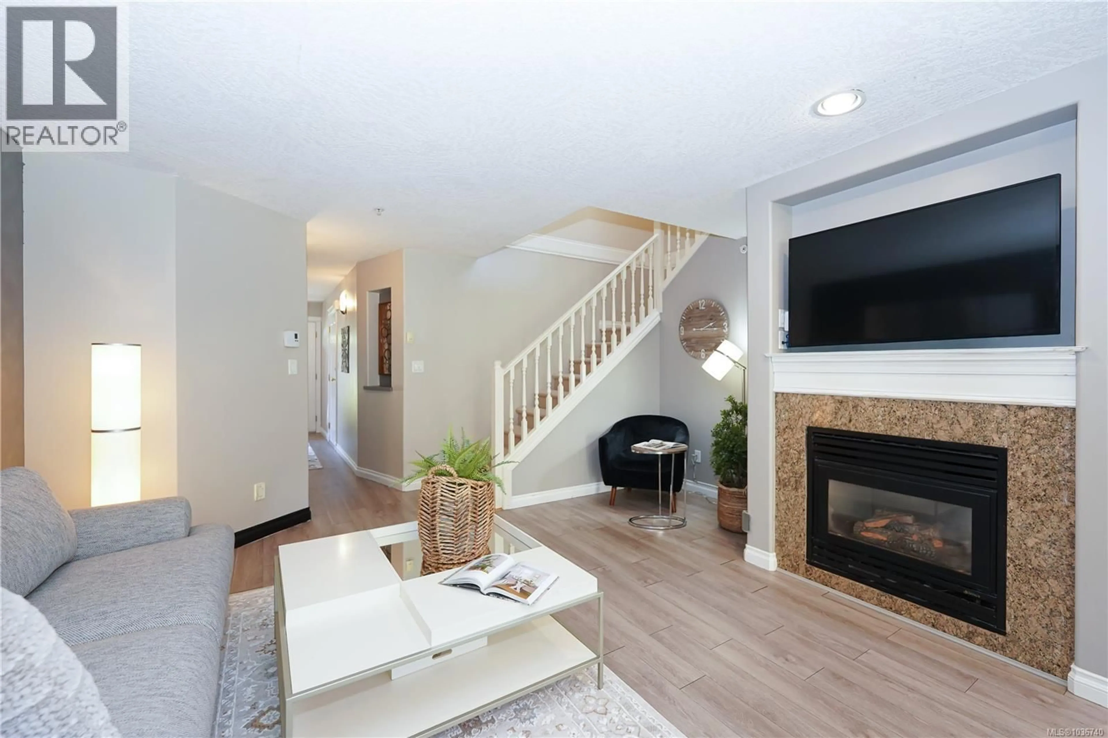 Living room with furniture, unknown for 2 - 172 BELMONT ROAD, Colwood British Columbia V9C1B1