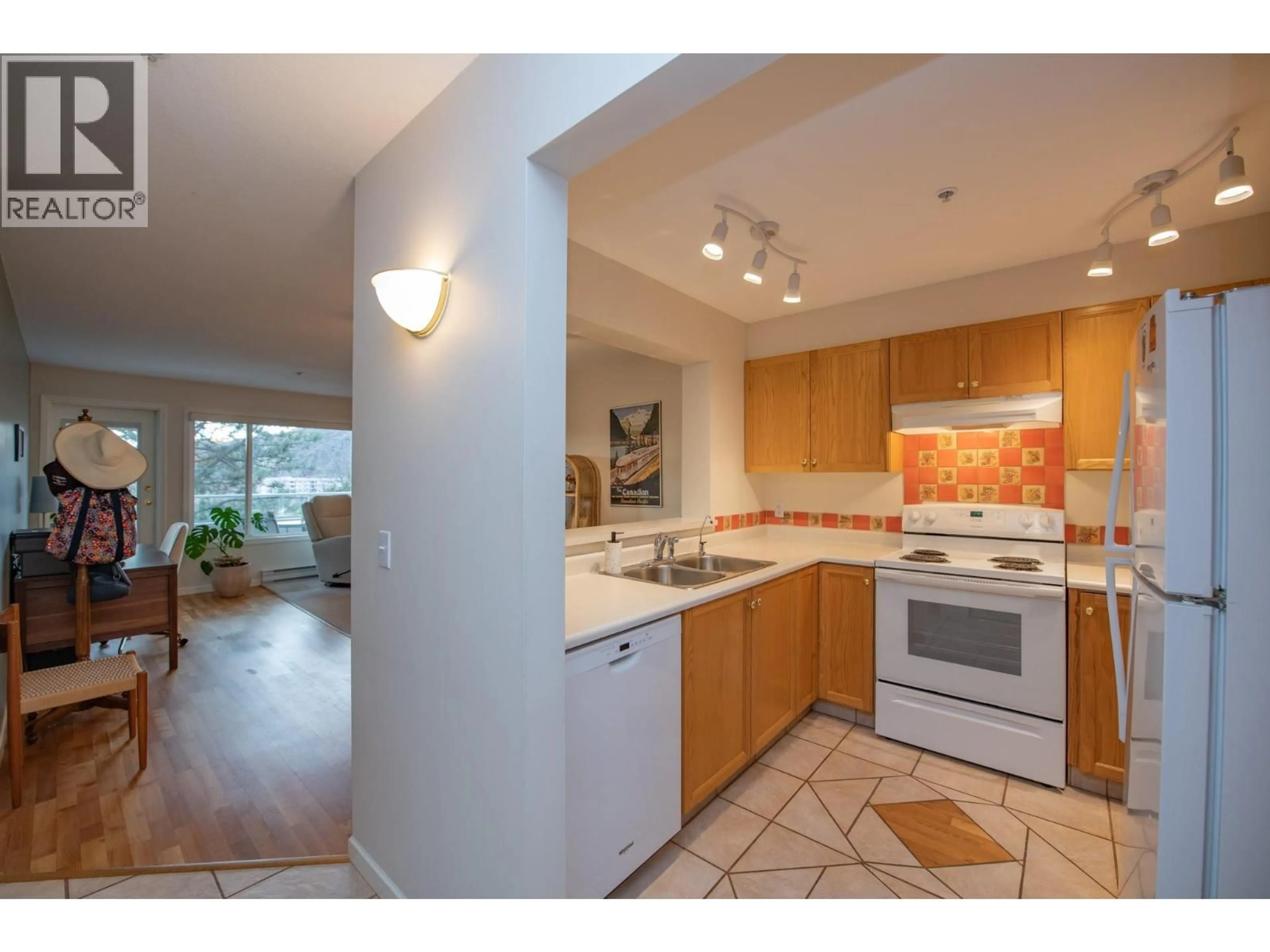 Open concept kitchen, unknown for 305 - 3320 CENTENNIAL DRIVE, Vernon British Columbia V1T9M4