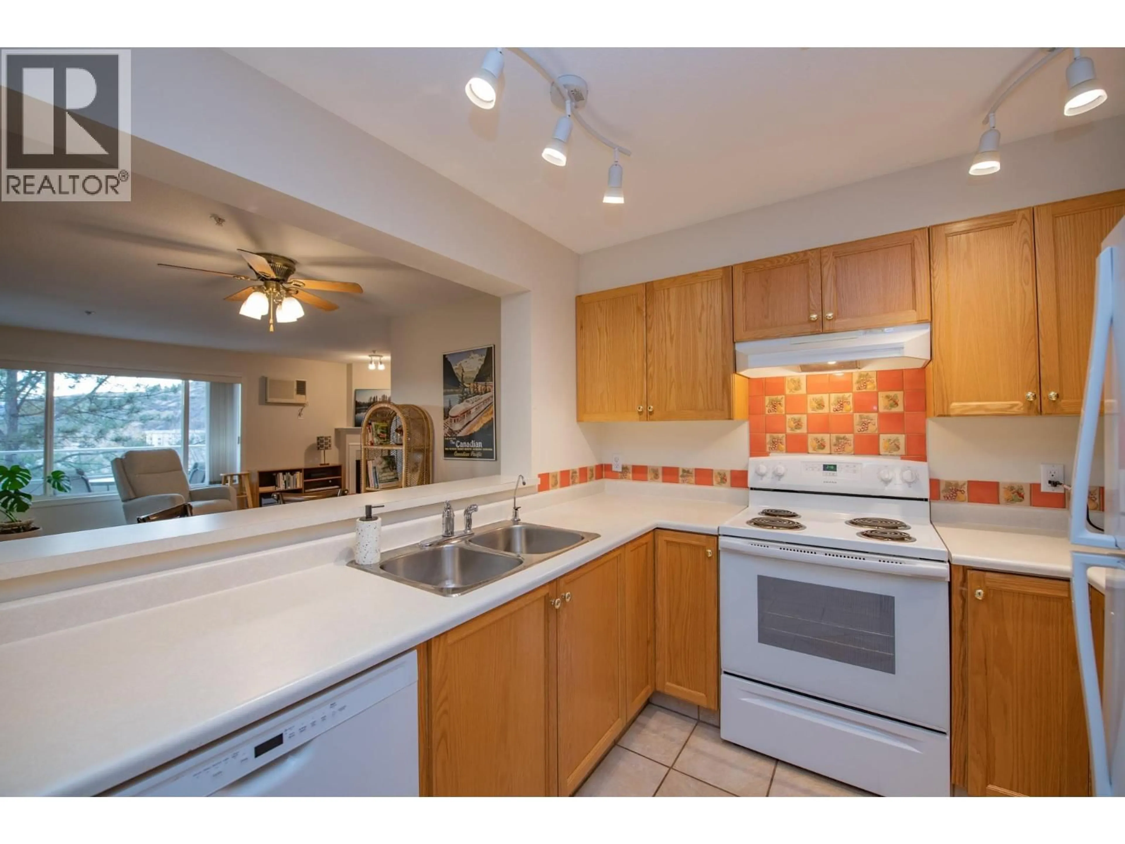 Standard kitchen, ceramic/tile floor for 305 - 3320 CENTENNIAL DRIVE, Vernon British Columbia V1T9M4