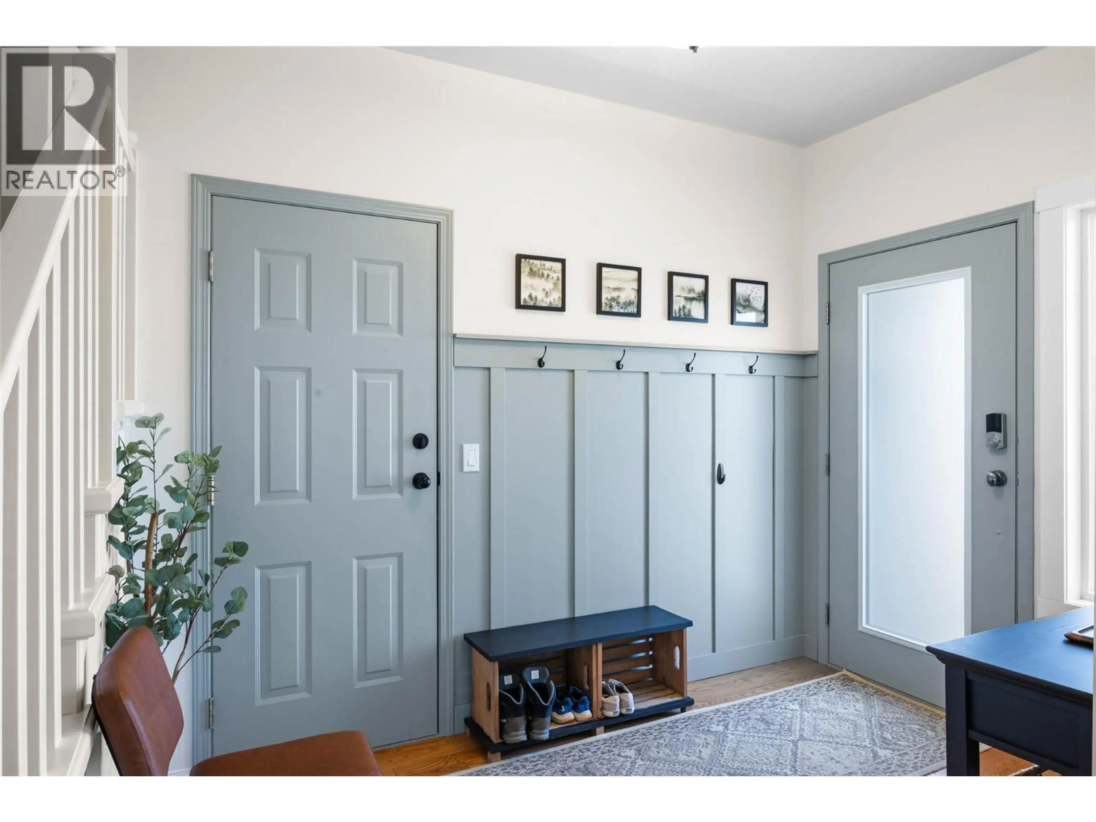 Indoor entryway for 1912 THE PINNACLES OTHER, Kamloops British Columbia V2E2L3