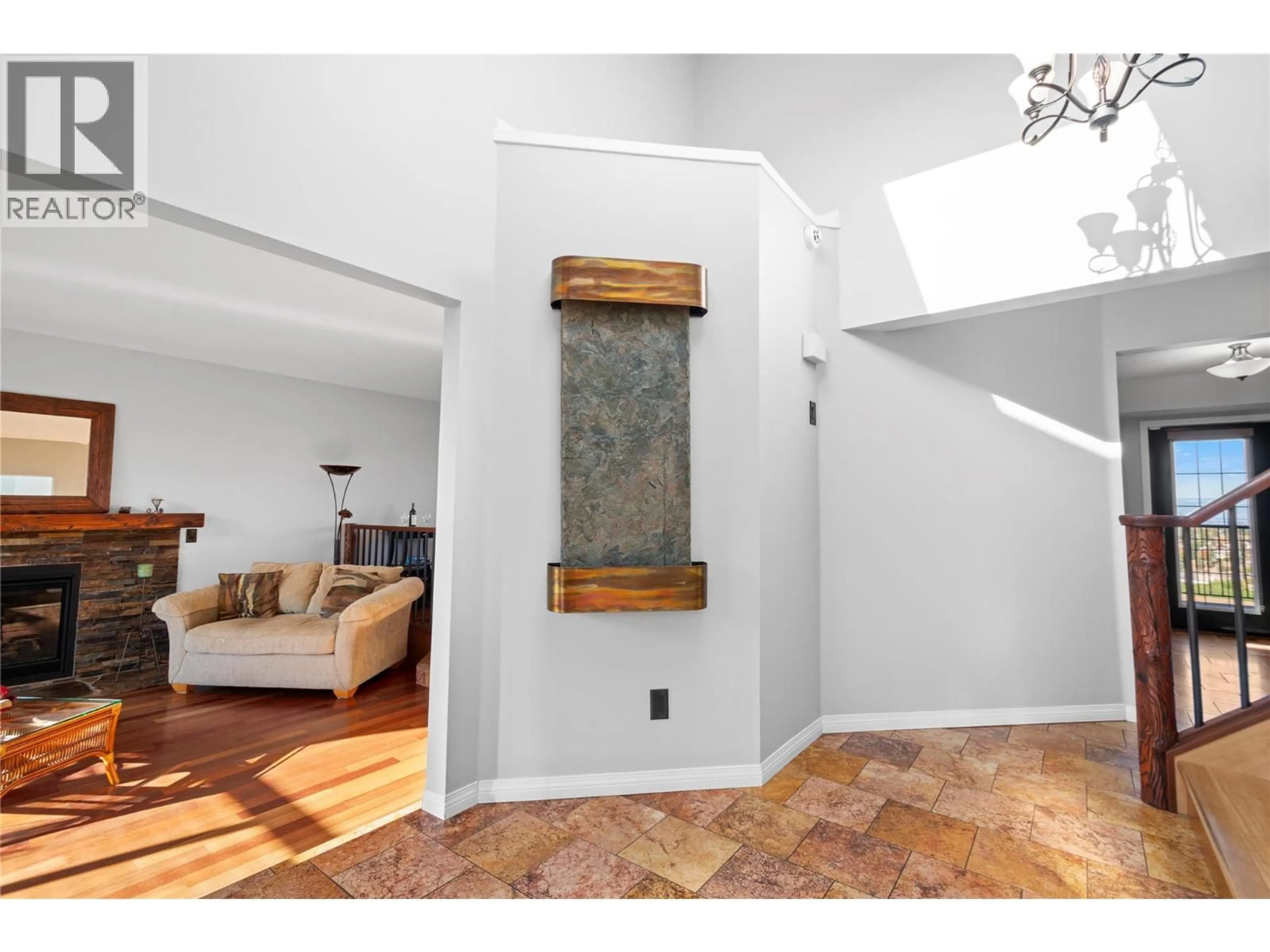 Indoor entryway for 155 WESTVIEW DRIVE, Penticton British Columbia V2A7V9