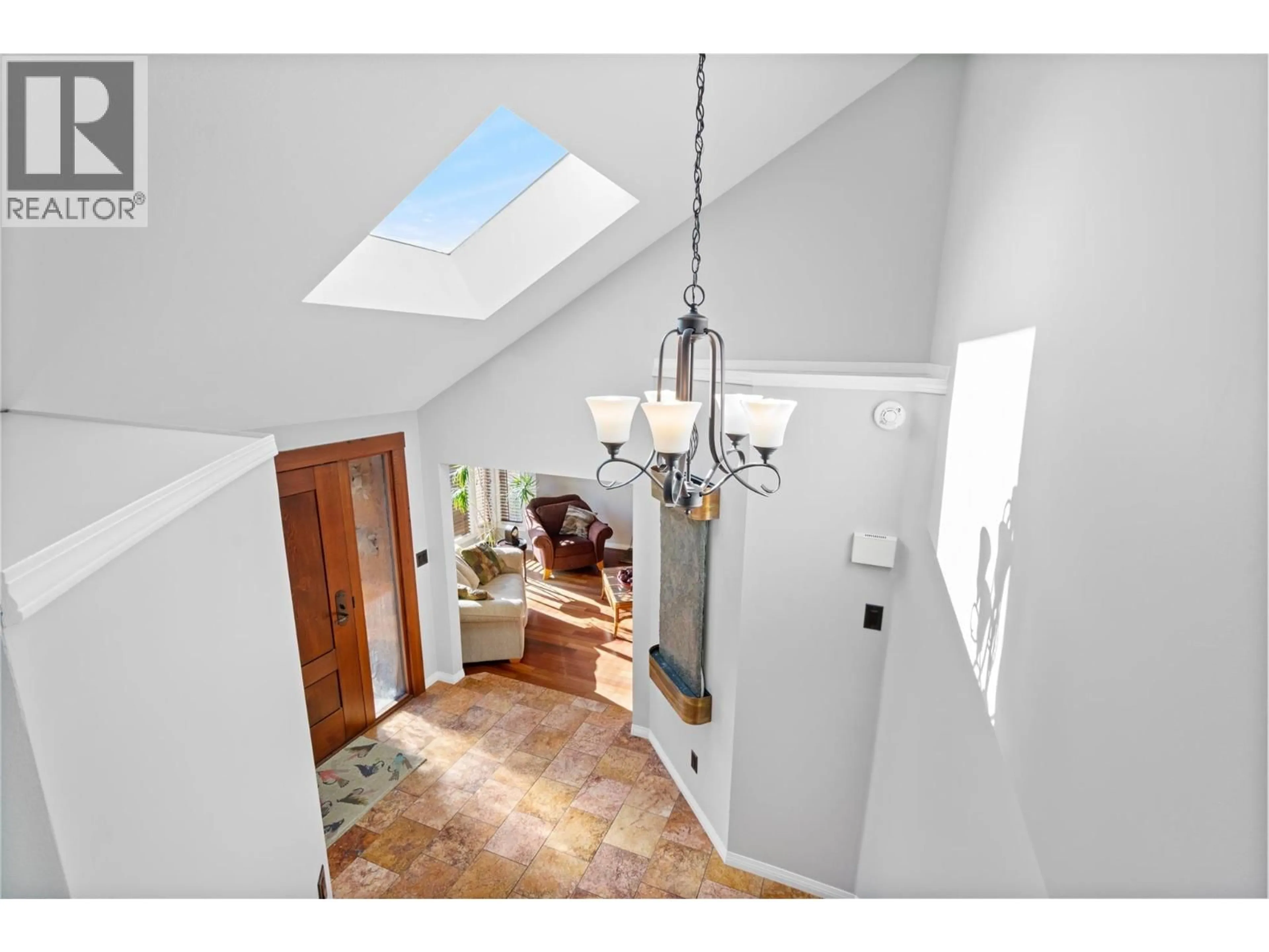 Indoor entryway for 155 WESTVIEW DRIVE, Penticton British Columbia V2A7V9