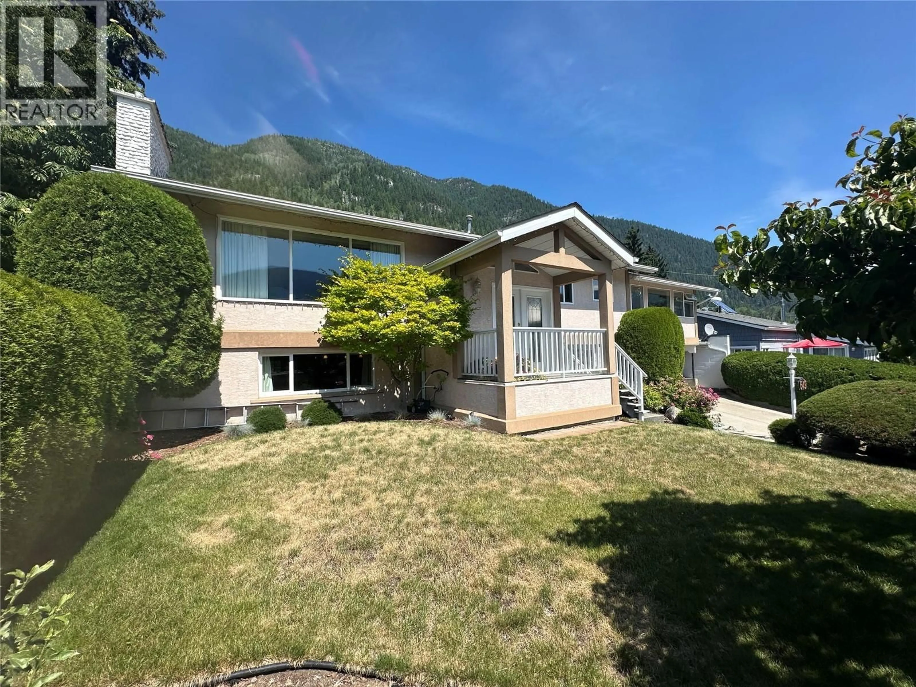 Home with vinyl exterior material, mountain view for 649 JOHNSTONE ROAD, Nelson British Columbia V1L6H8
