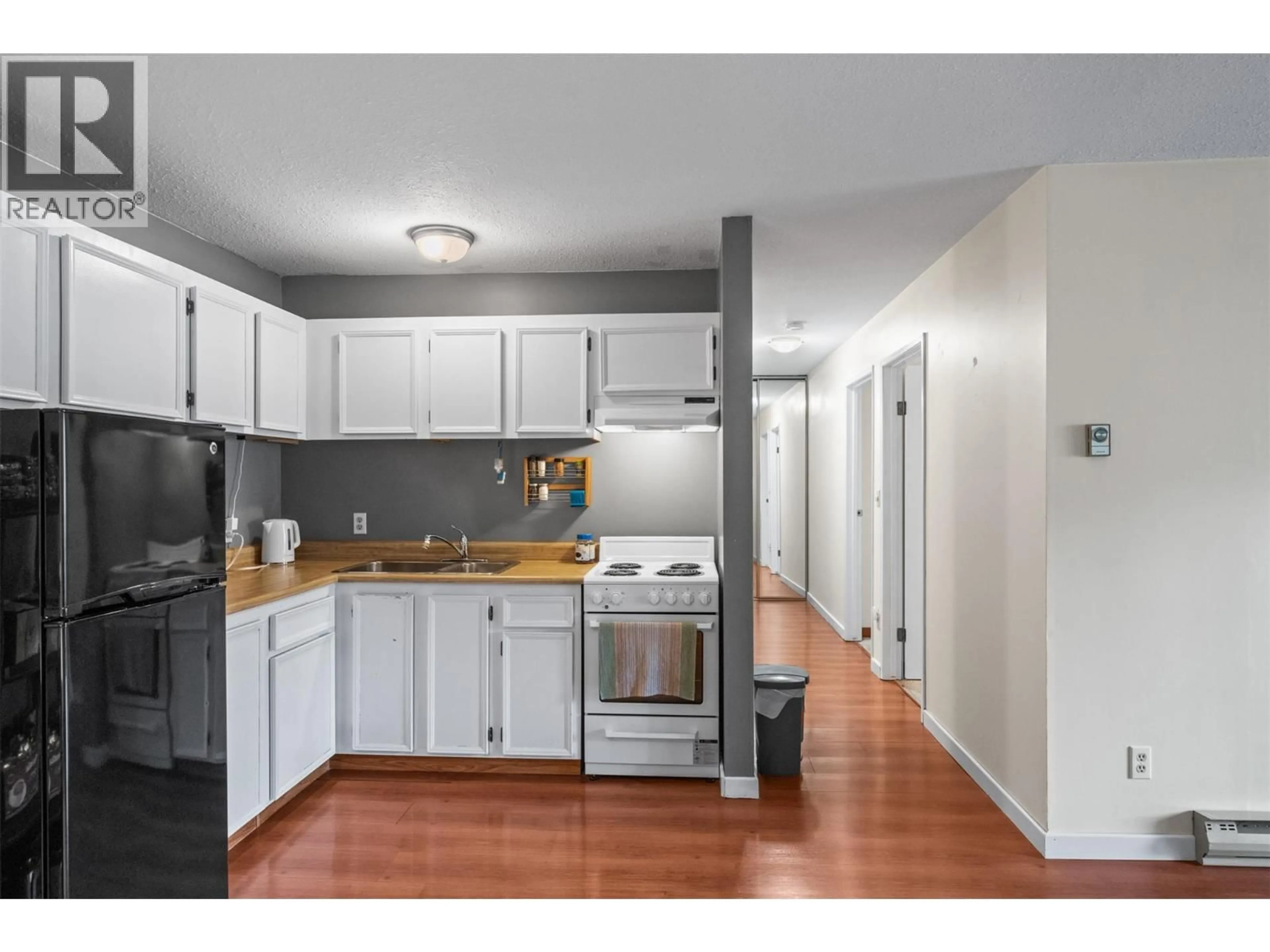 Standard kitchen, unknown for 408 - 150 SKAHA PLACE, Penticton British Columbia V2A7K1