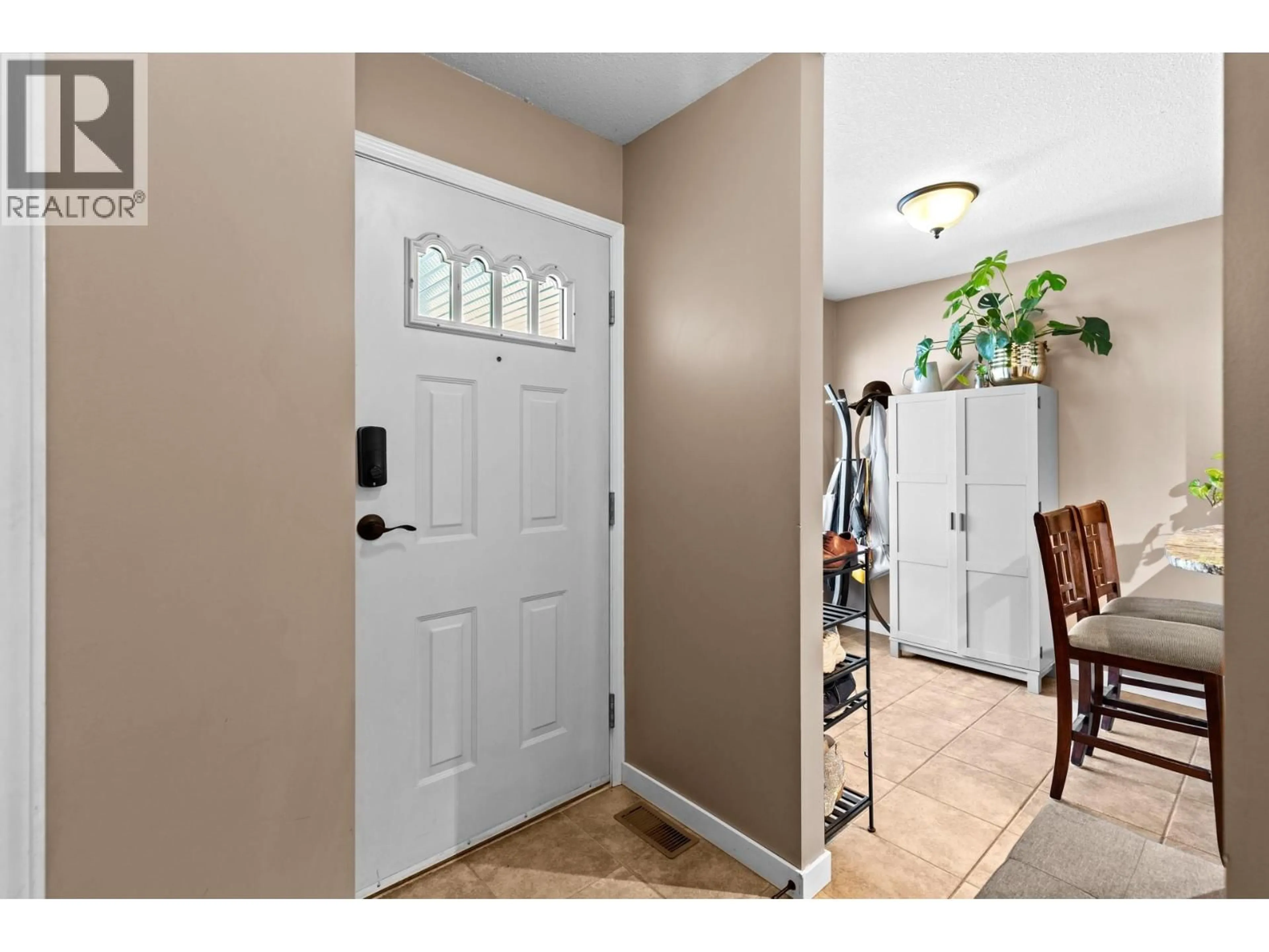 Indoor entryway for 82 - 1120 GUISACHAN ROAD, Kelowna British Columbia V1Y9R5