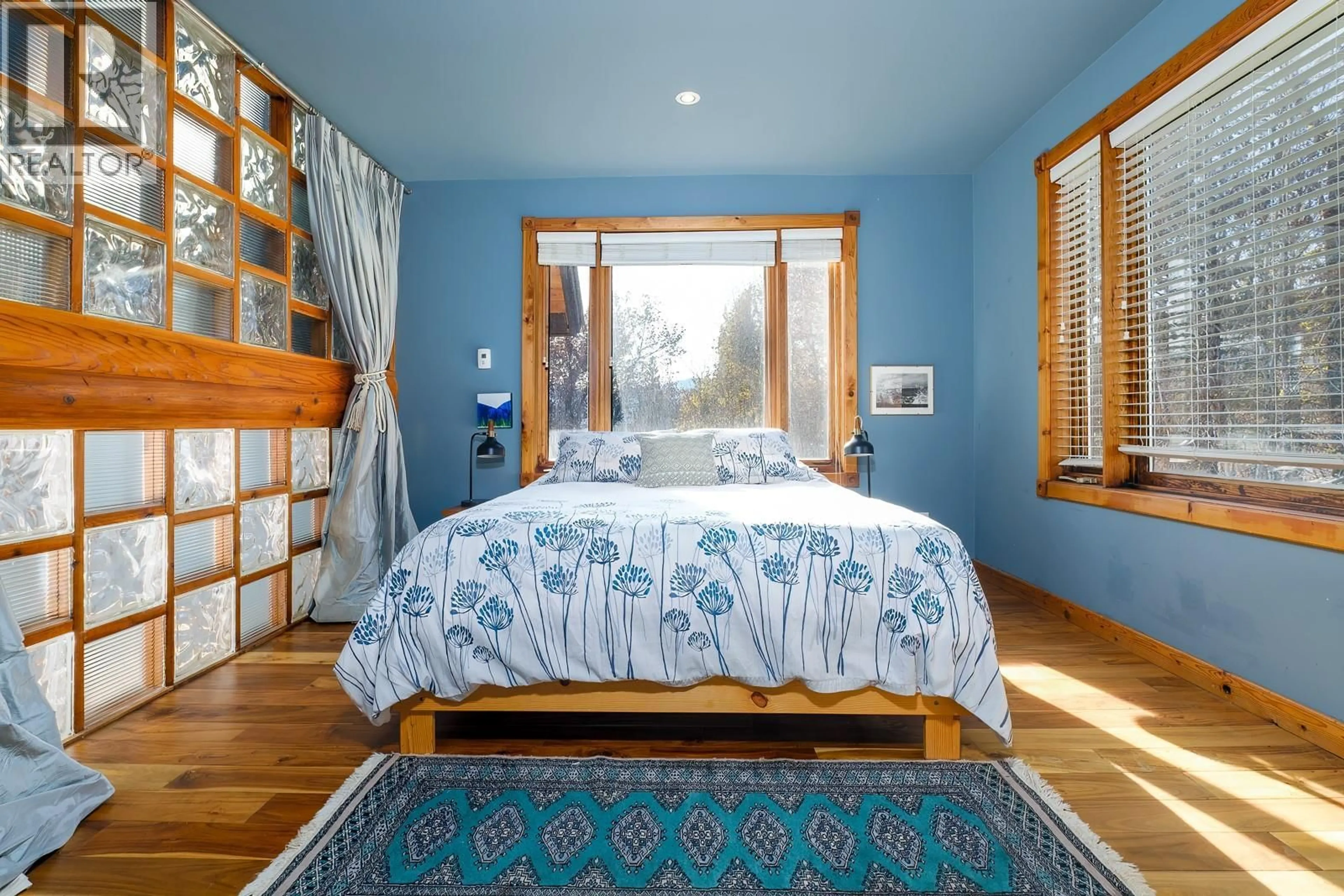 Bedroom with bed, unknown for 2075 THOMPSON AVENUE, Rossland British Columbia V0G1Y0