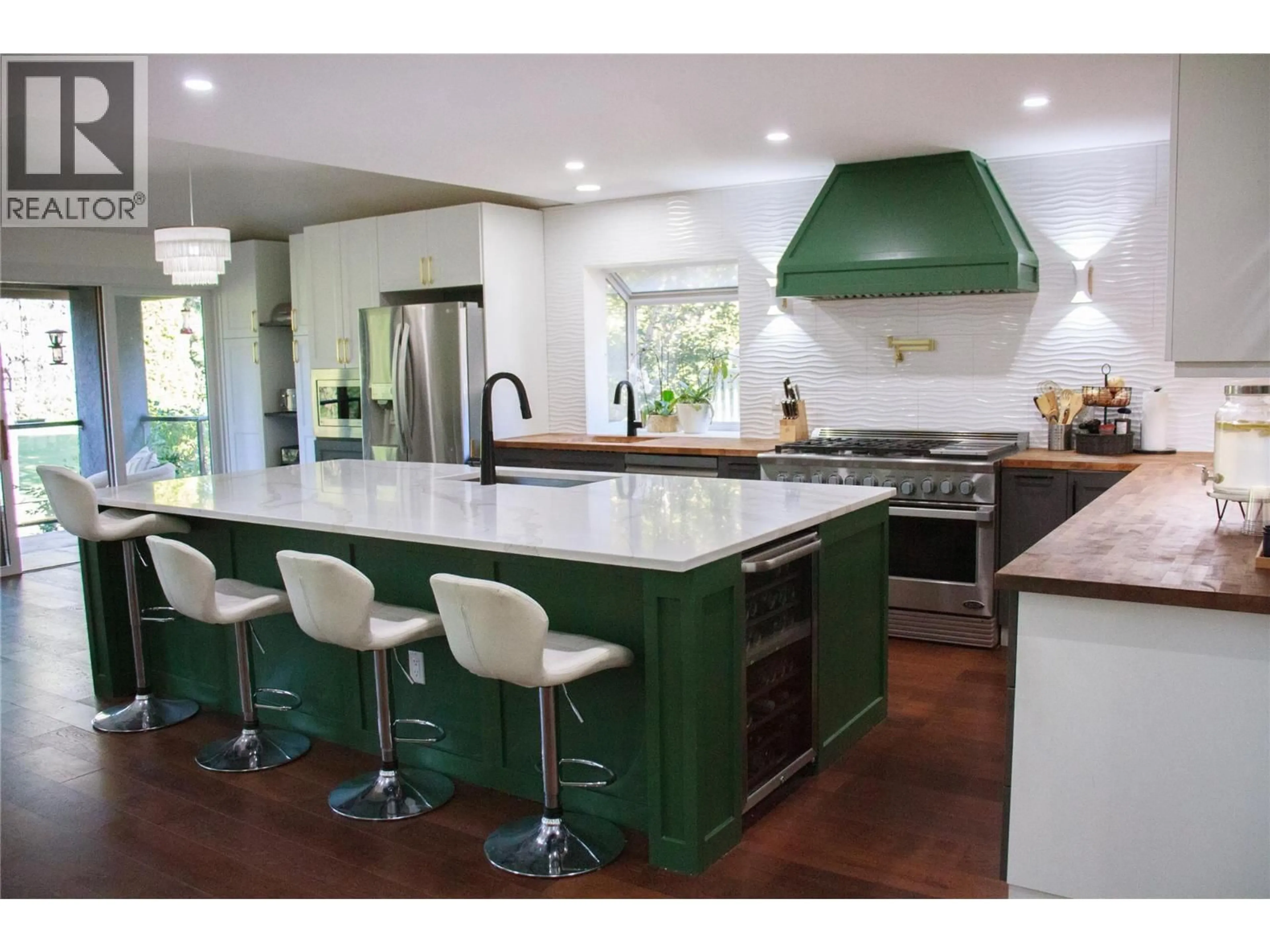 Open concept kitchen, ceramic/tile floor for 3897 GALLAGHERS OTHER, Kelowna British Columbia V1W3Z9