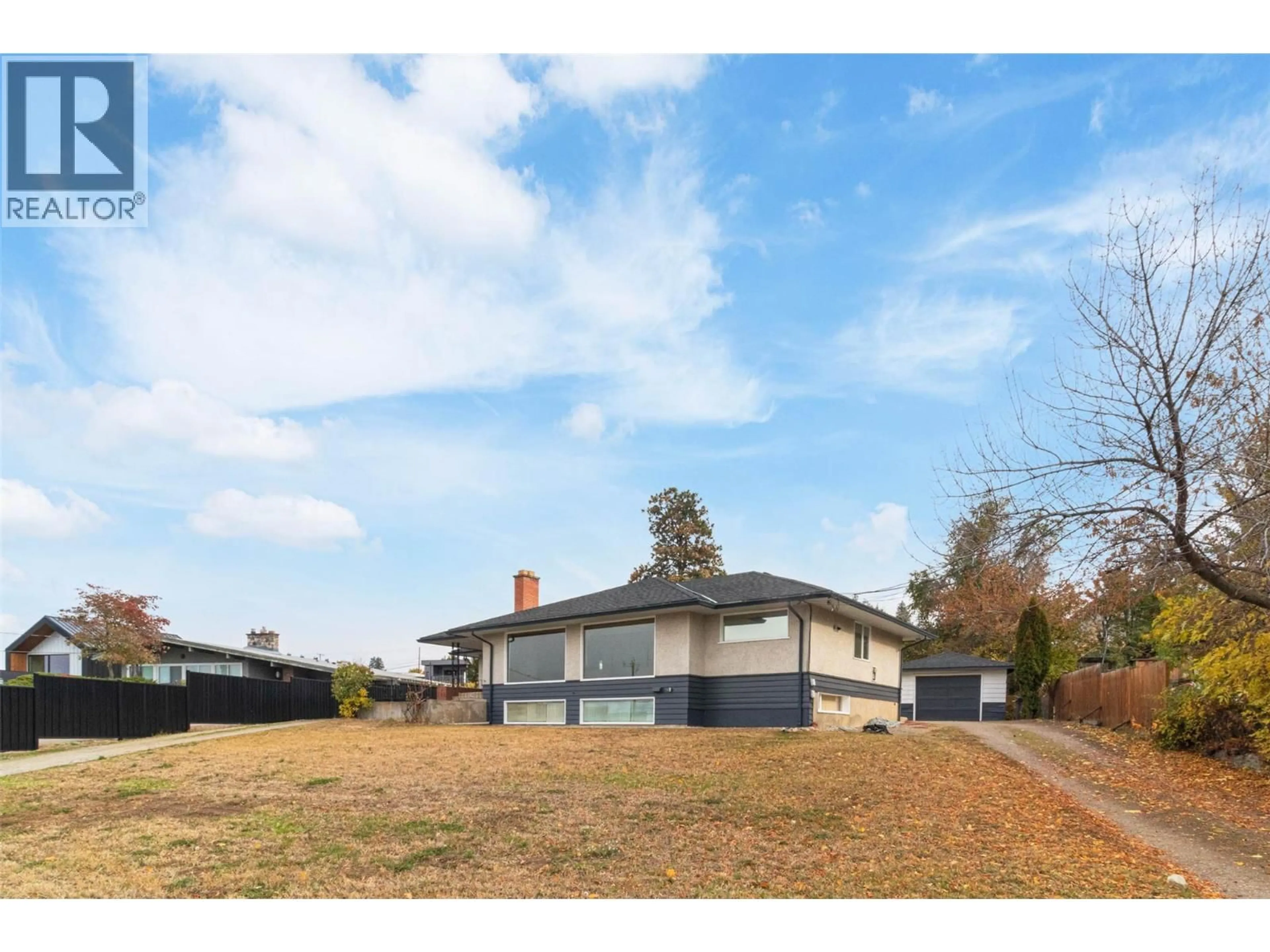 A pic from outside/outdoor area/front of a property/back of a property/a pic from drone, unknown for 4829 LAKESHORE ROAD, Kelowna British Columbia V1W4H6