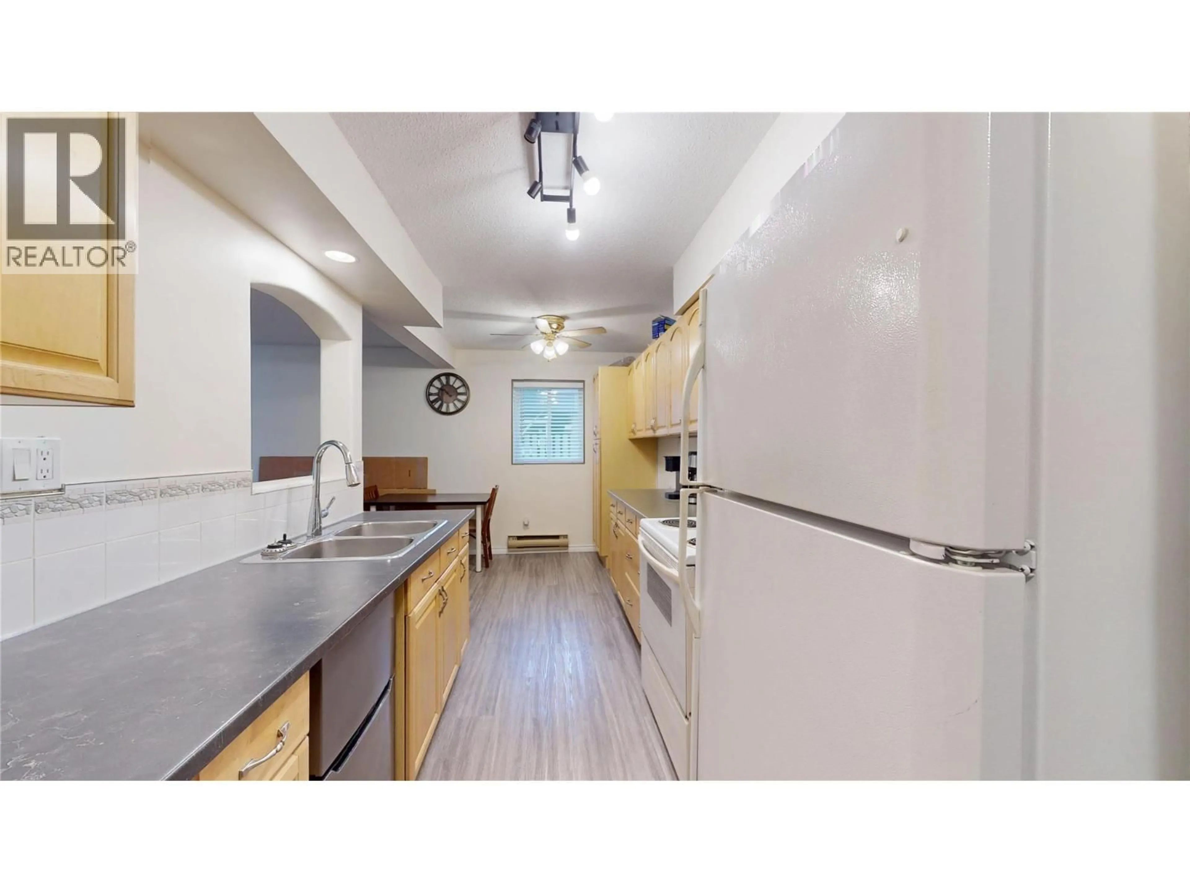 Standard kitchen, unknown for 101A 1335 ALPINE DRIVE, Elkford British Columbia V0B1H0