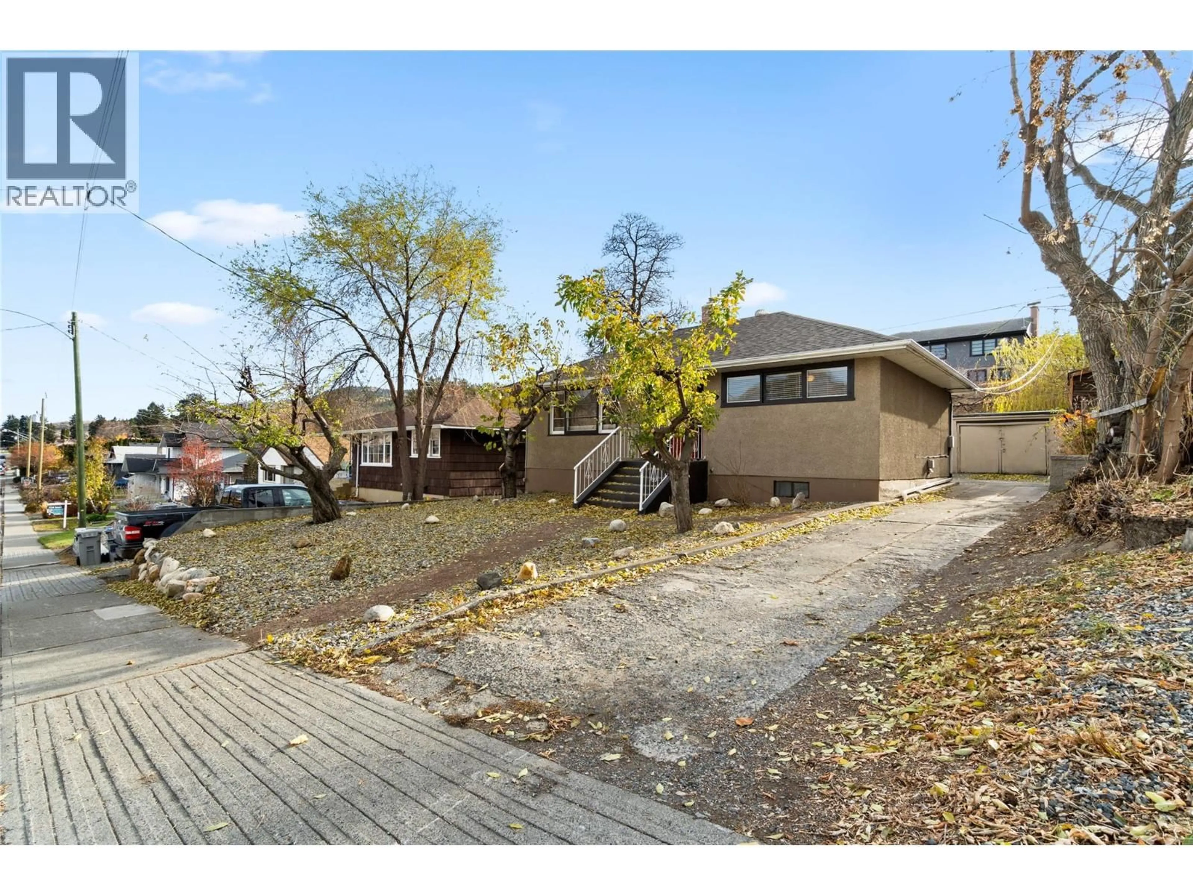 A pic from outside/outdoor area/front of a property/back of a property/a pic from drone, street for 609 DOUGLAS STREET, Kamloops British Columbia V2C3C4