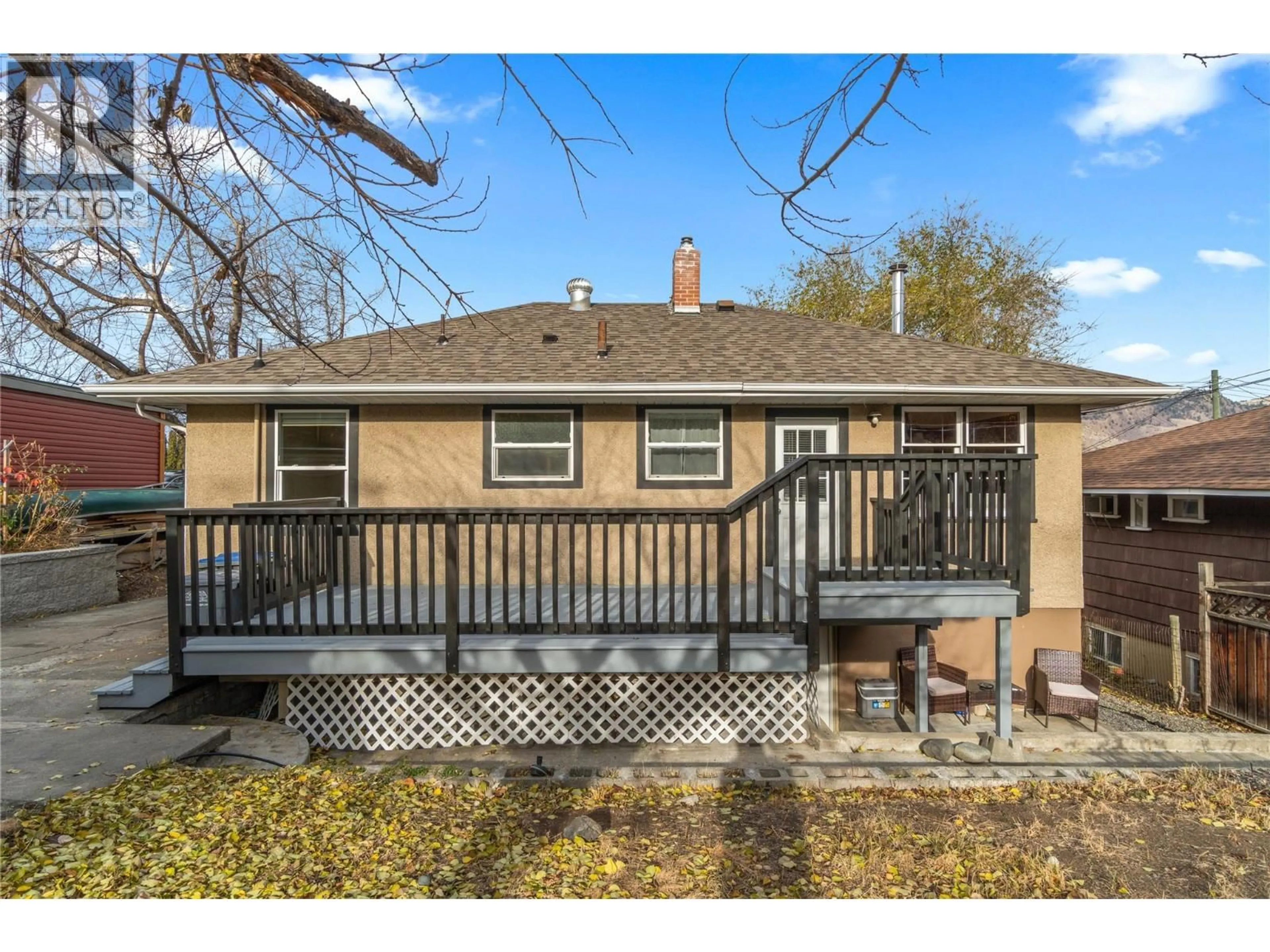 Home with vinyl exterior material, street for 609 DOUGLAS STREET, Kamloops British Columbia V2C3C4