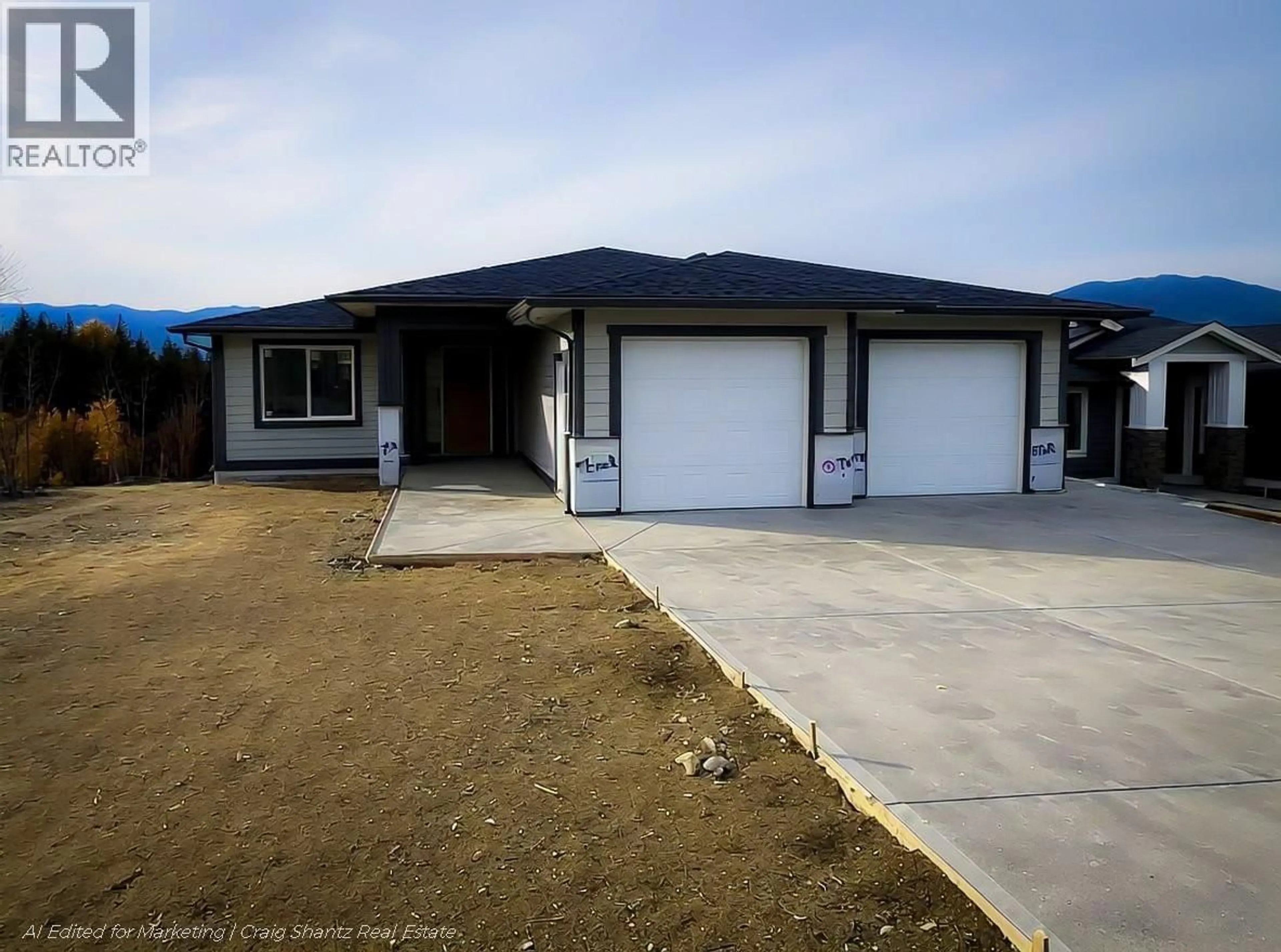 Home with vinyl exterior material, street for 1721 9 STREET SOUTHEAST, Salmon Arm British Columbia V1E0G9