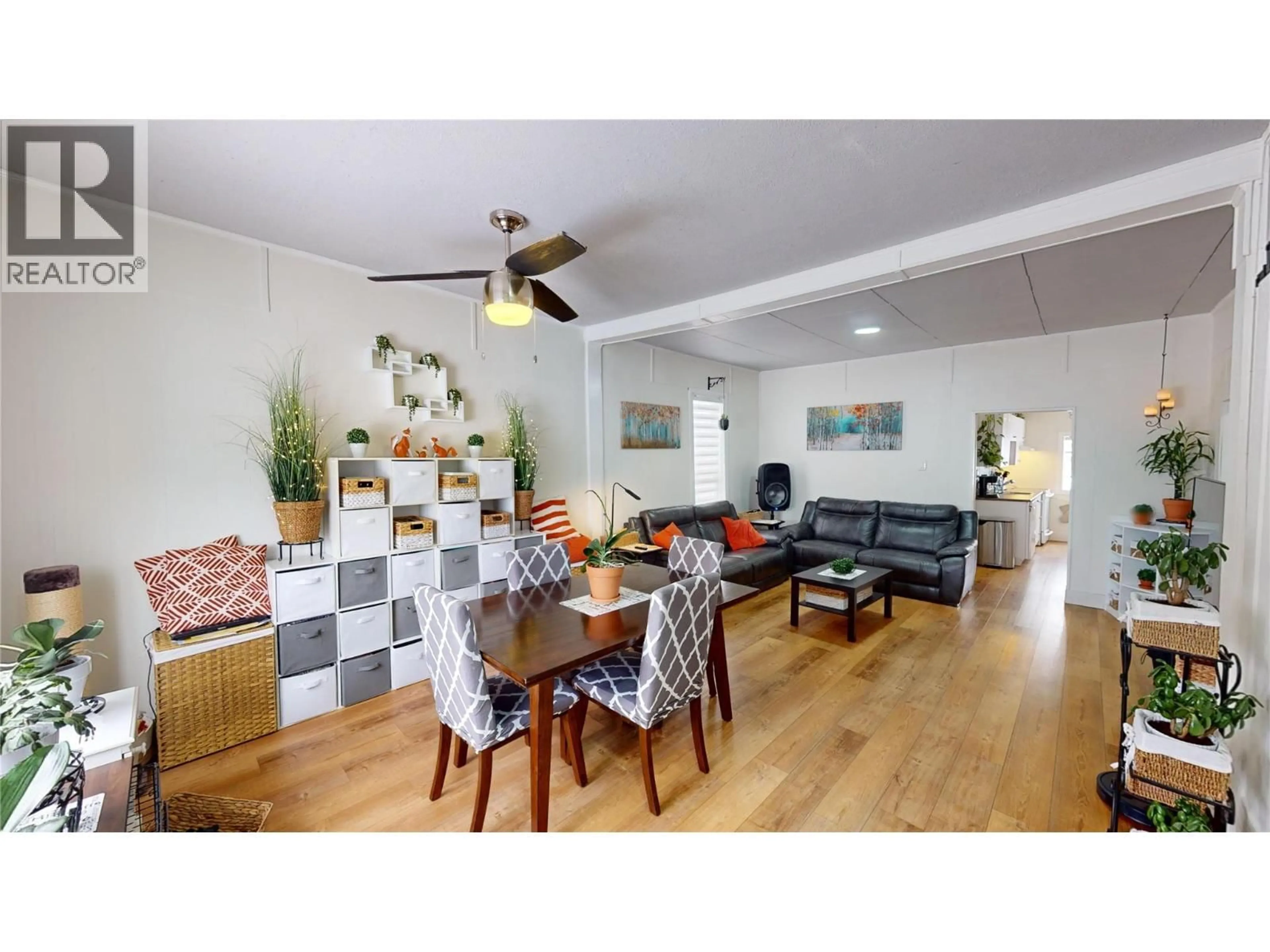 Living room with furniture, wood/laminate floor for 225 3RD AVENUE SOUTH, Cranbrook British Columbia V1C2B8