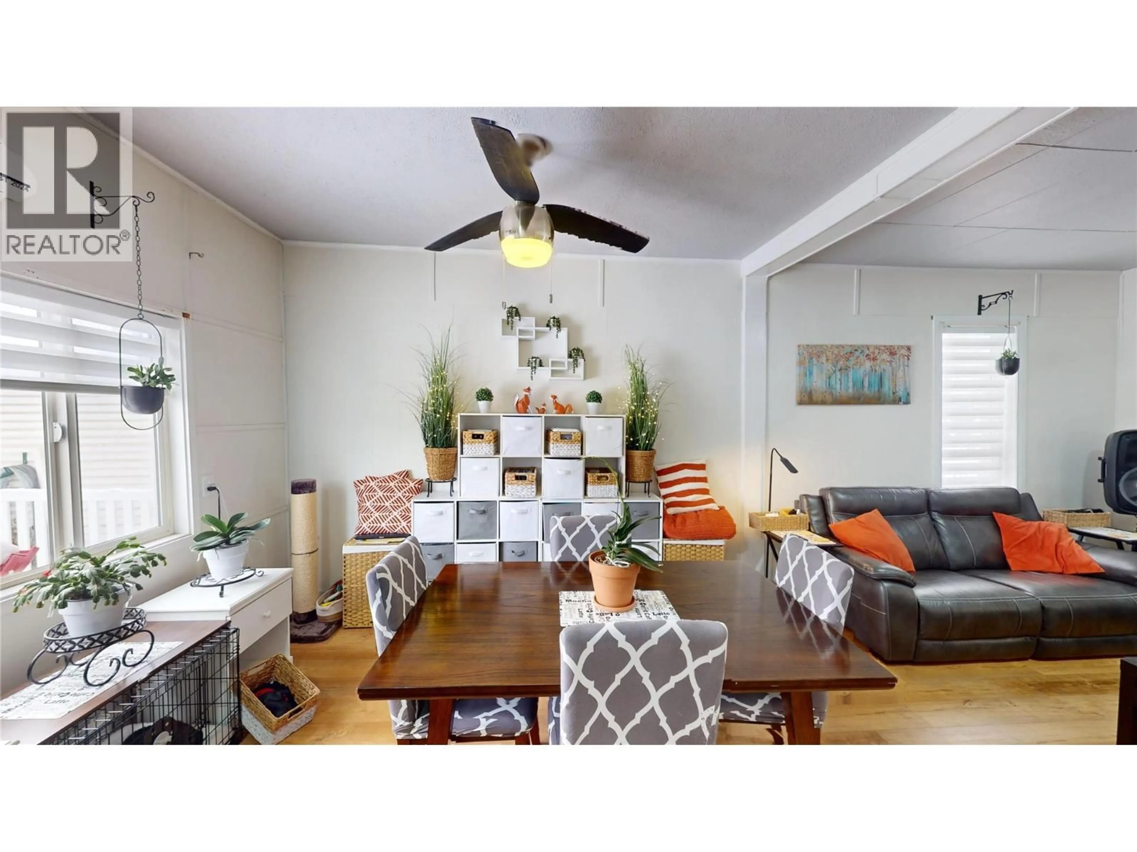 Living room with furniture, wood/laminate floor for 225 3RD AVENUE SOUTH, Cranbrook British Columbia V1C2B8