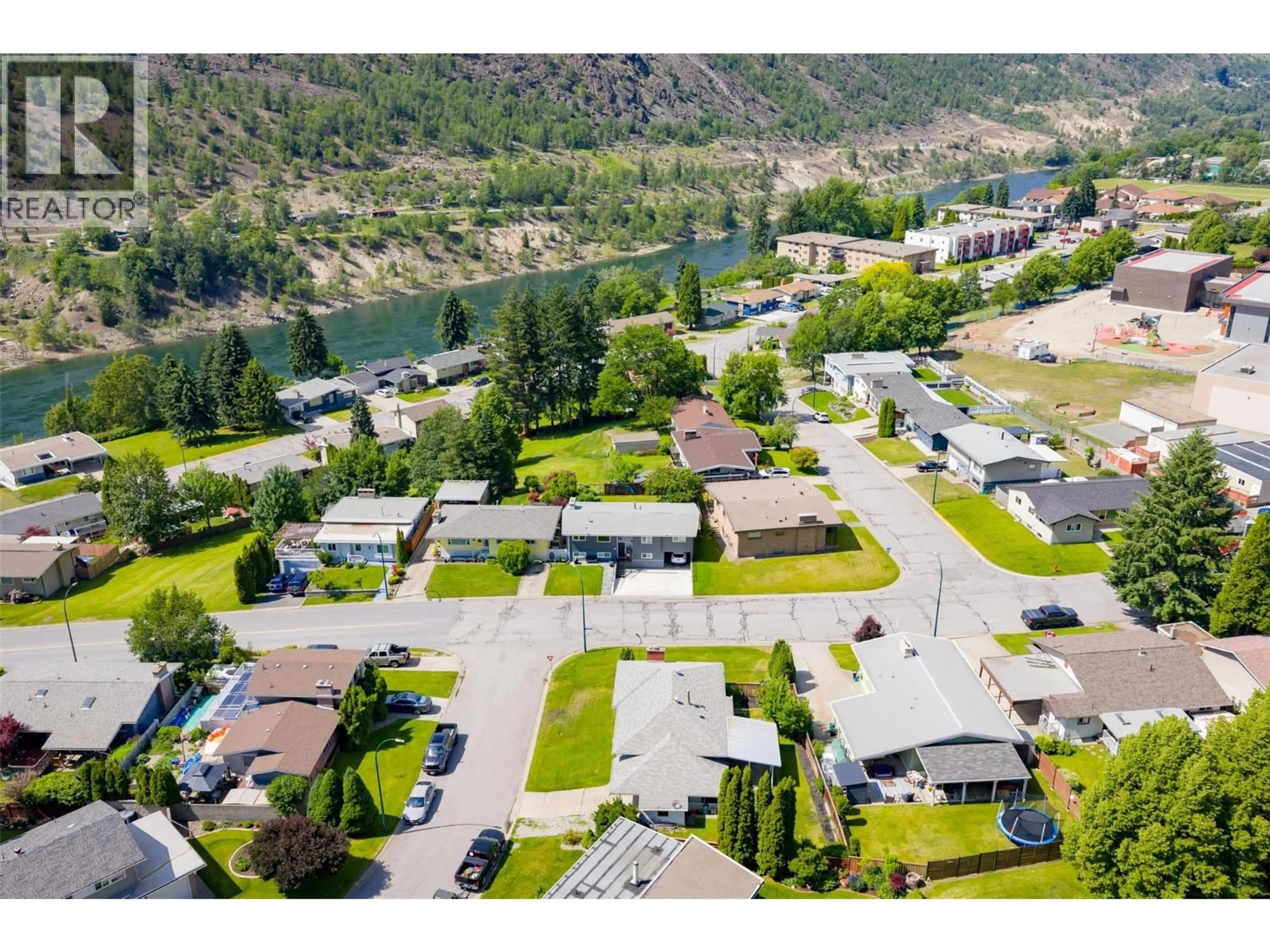 A pic from outside/outdoor area/front of a property/back of a property/a pic from drone, mountain view for 3725 DOGWOOD DRIVE, Trail British Columbia V1R2V4