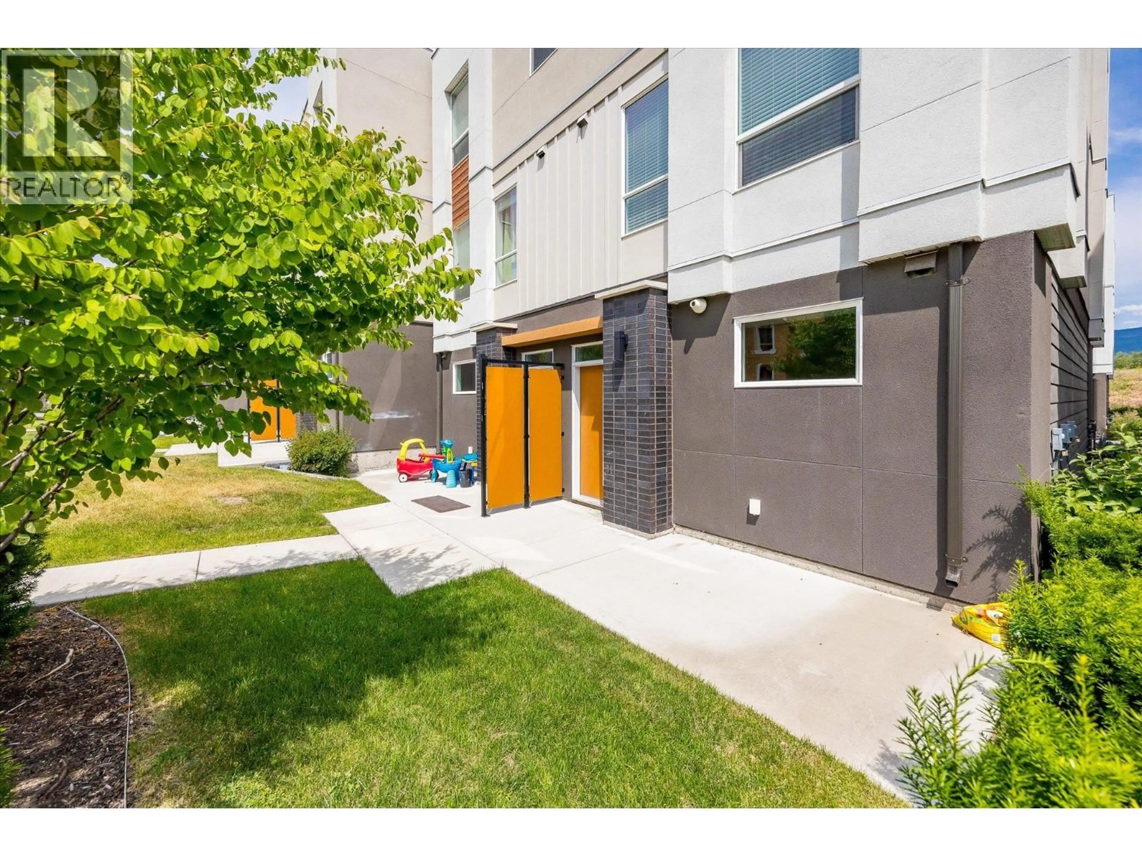 Patio, street for 367 - 610 ACADEMY WAY, Kelowna British Columbia V1V0E8