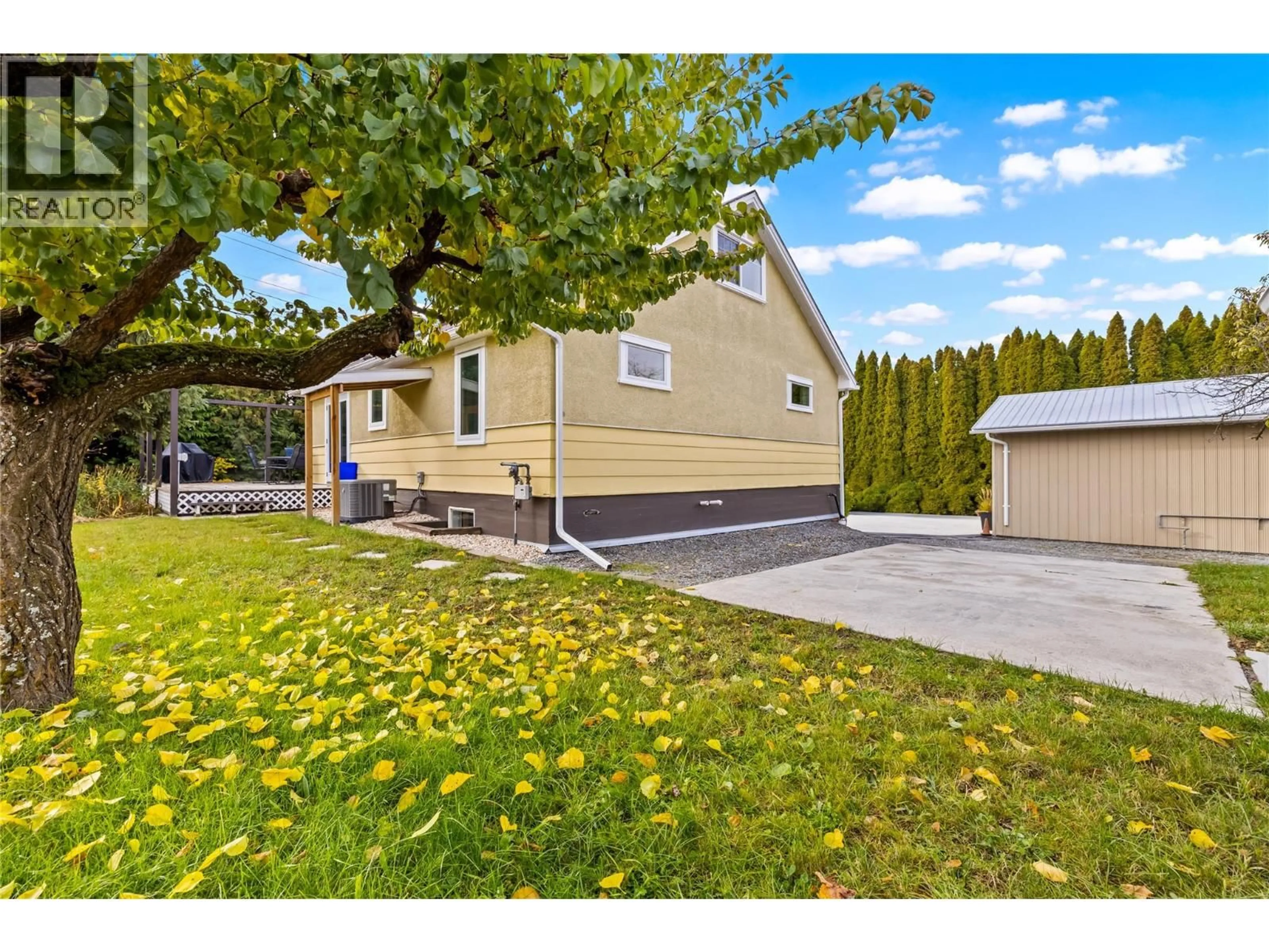 Home with vinyl exterior material, street for 1130 ERICKSON STREET, Creston British Columbia V0B1G3