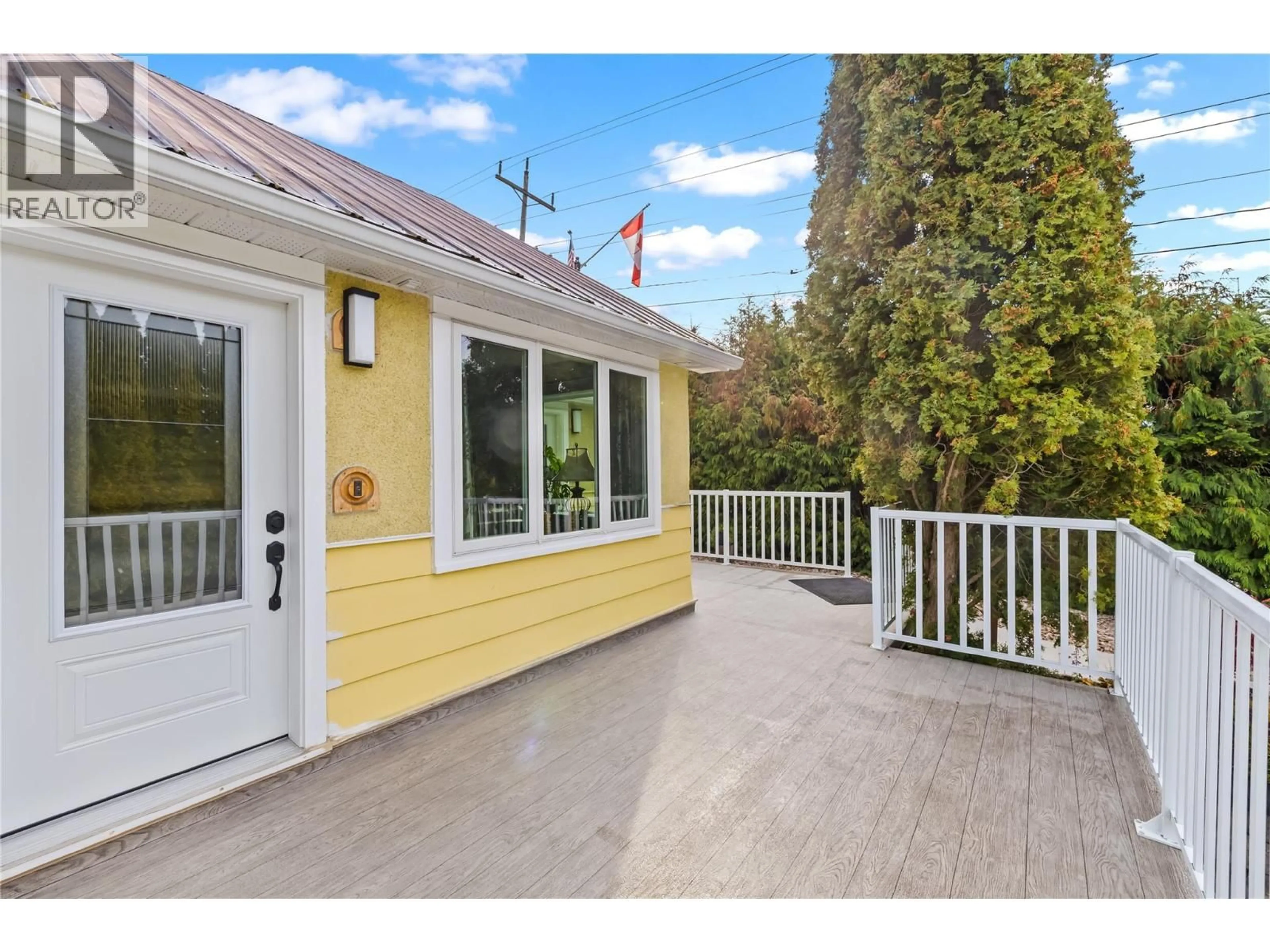 Patio, street for 1130 ERICKSON STREET, Creston British Columbia V0B1G3