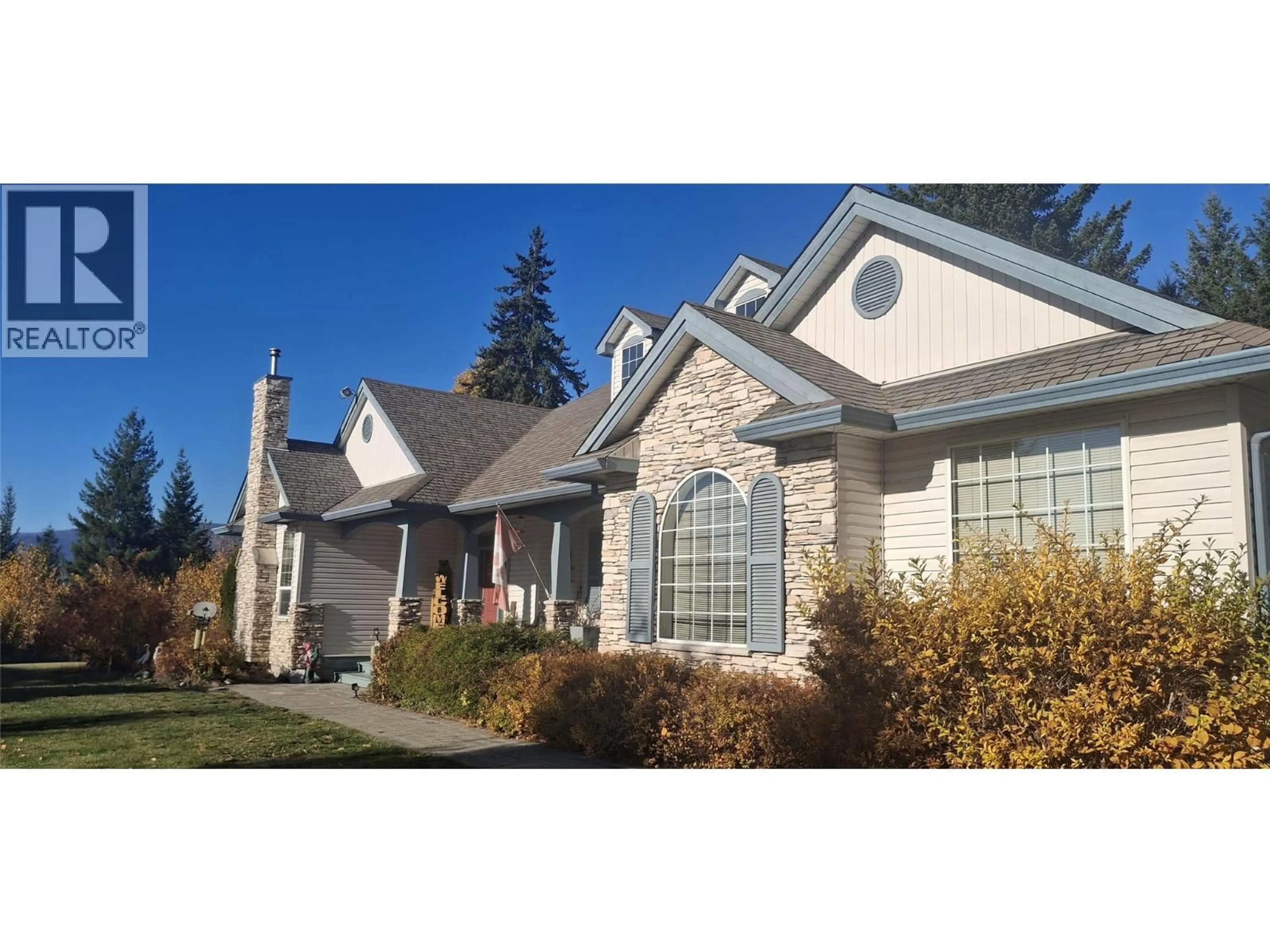 Home with vinyl exterior material, street for 3267 RONCASTLE ROAD, Blind Bay British Columbia V0E1H1