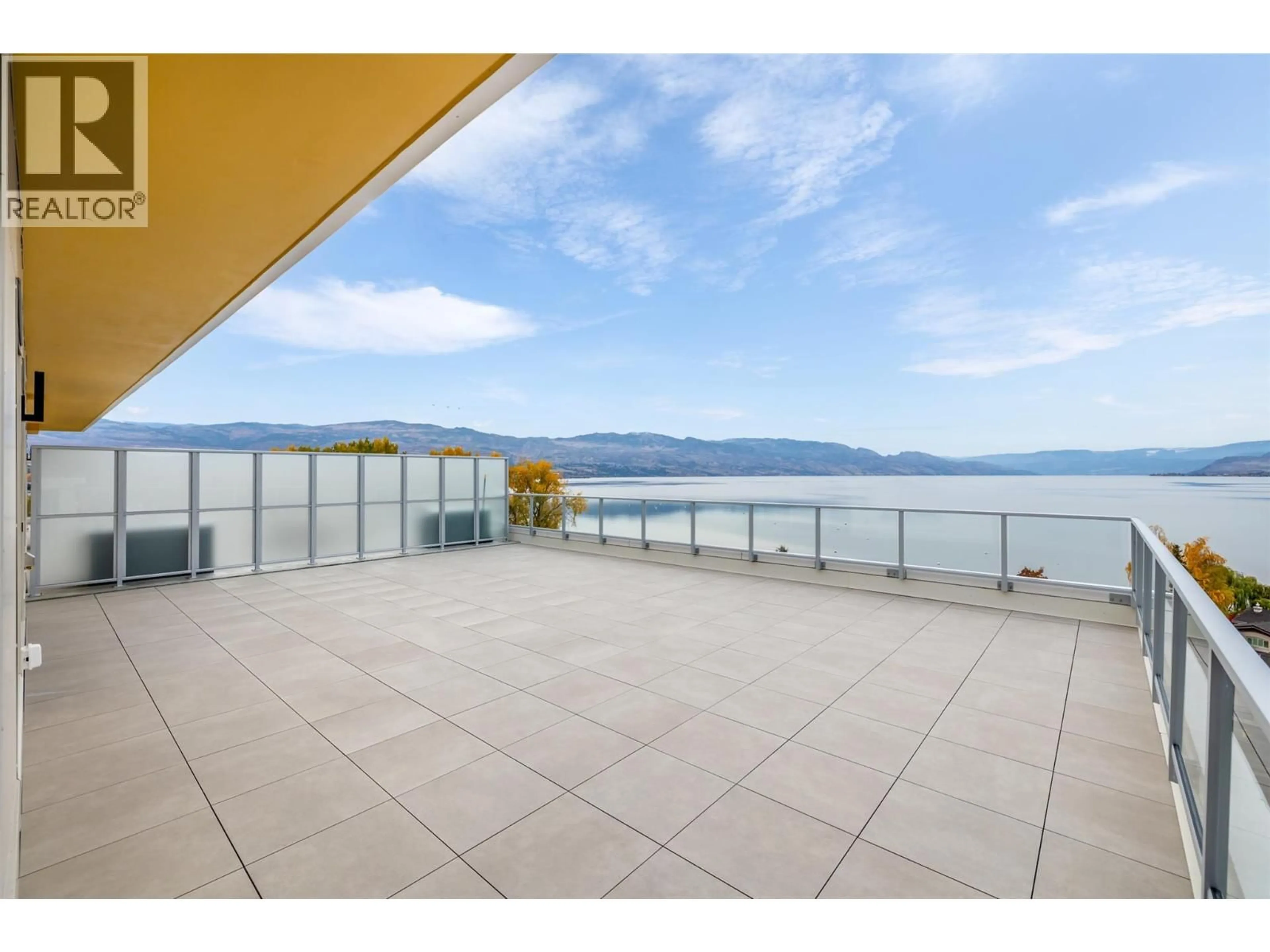 Patio, water/lake/river/ocean view for 706 - 3340 LAKESHORE DRIVE, Kelowna British Columbia V1W0H6
