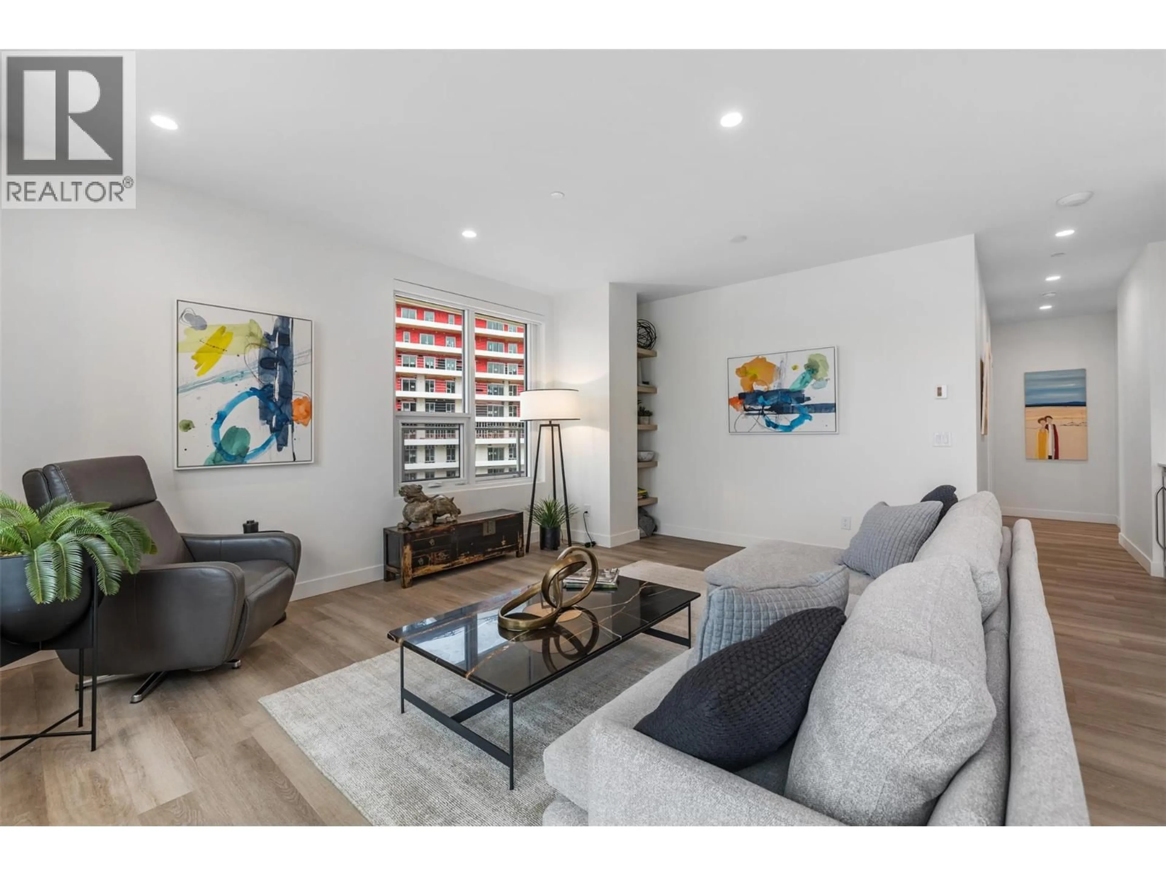 Living room with furniture, unknown for 706 - 3340 LAKESHORE DRIVE, Kelowna British Columbia V1W0H6