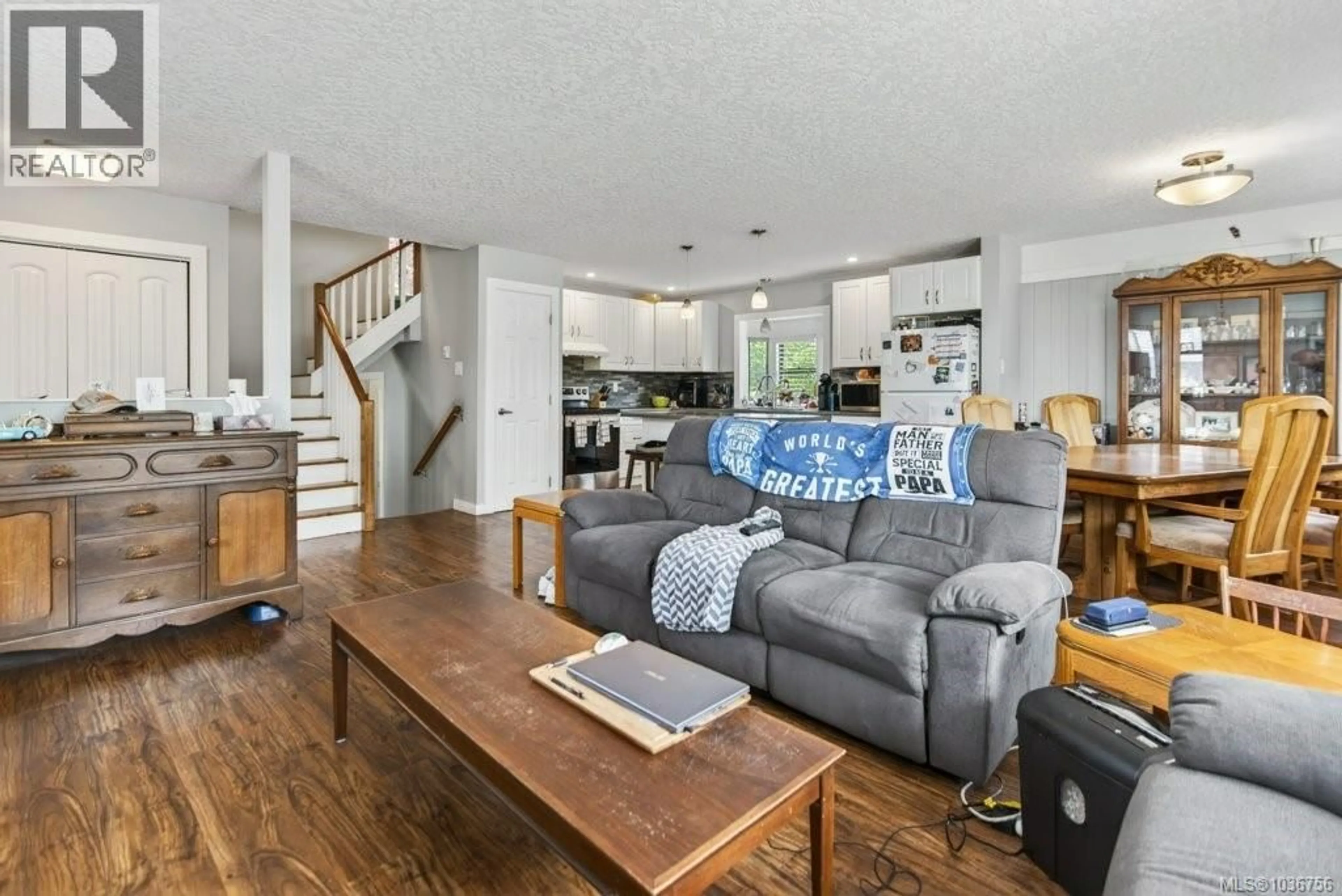 Living room with furniture, unknown for 1005 26TH STREET, Courtenay British Columbia V9N7H6