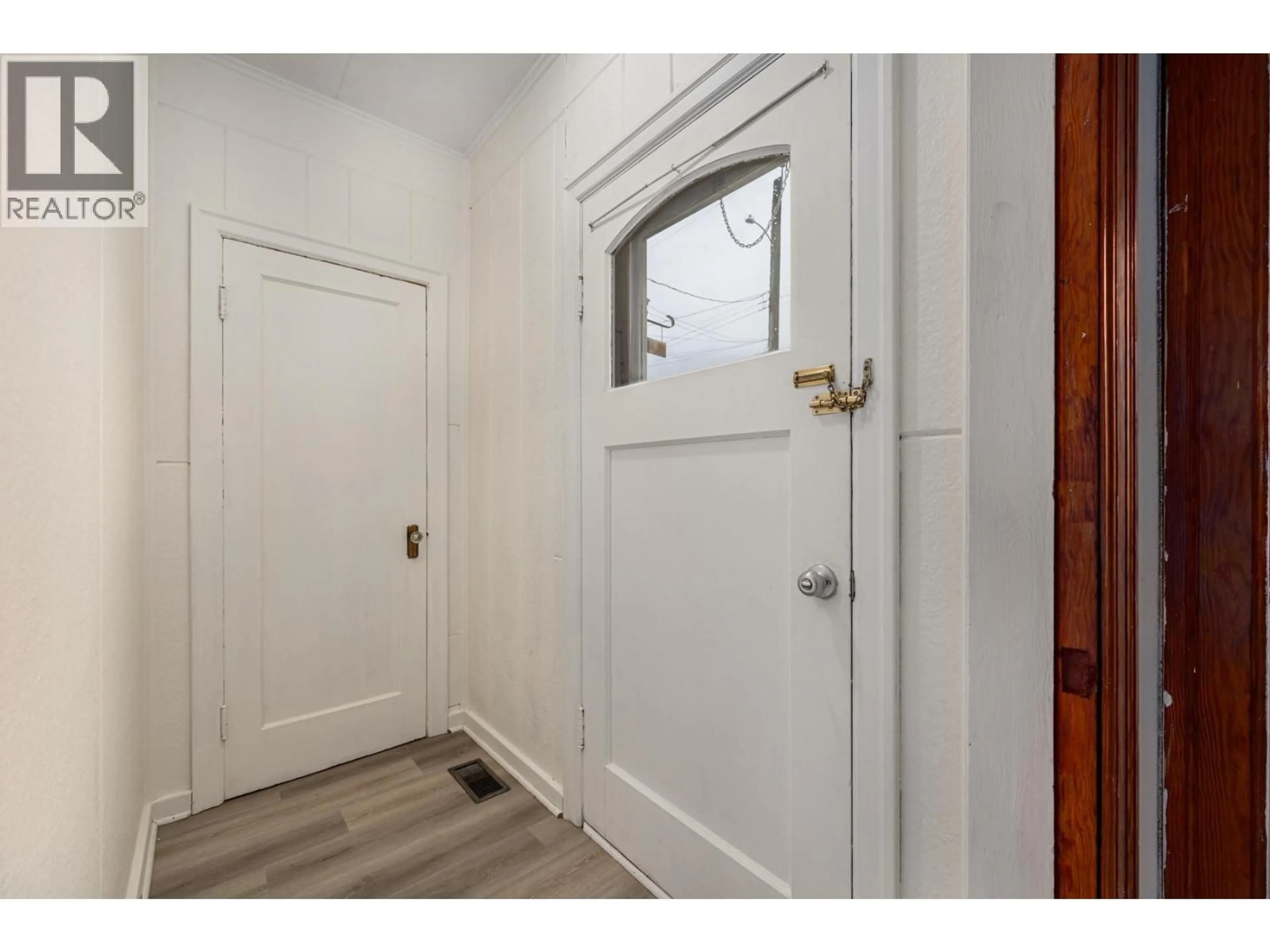 Indoor entryway for 633 FRASERVIEW STREET, Lillooet British Columbia V0K1V0