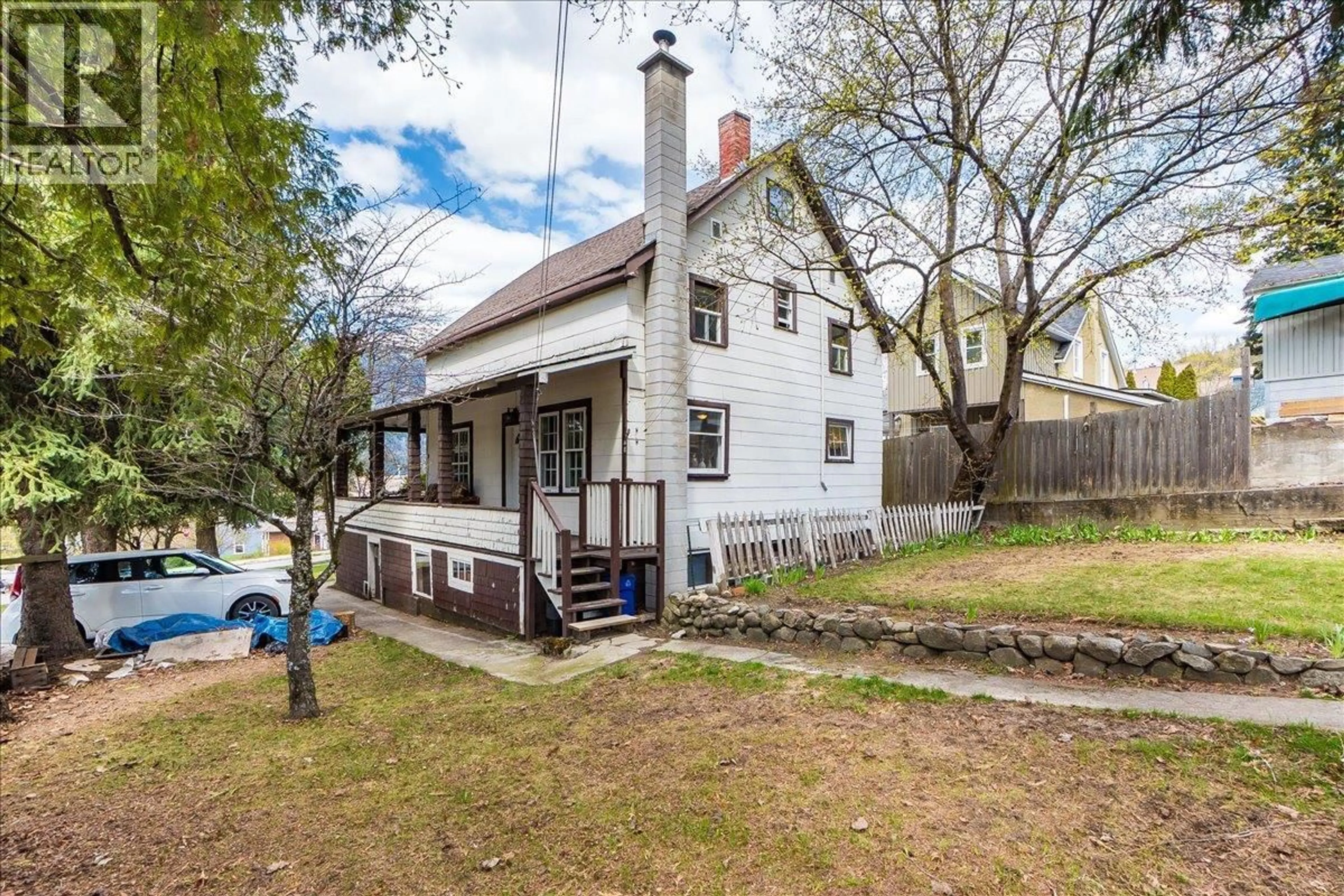 Unknown for 404 HOUSTON STREET, Nelson British Columbia V1L5H5