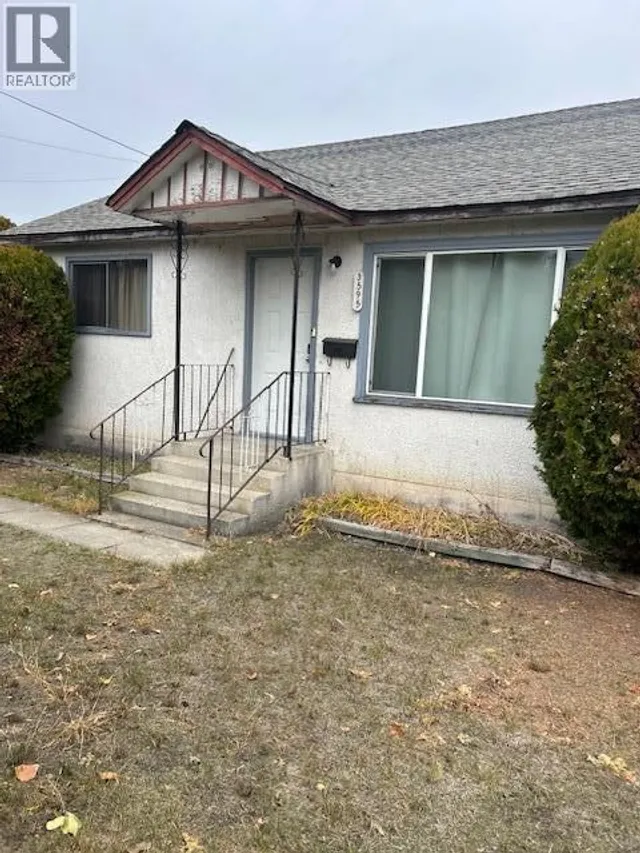 3595 LAKESHORE ROAD, Kelowna