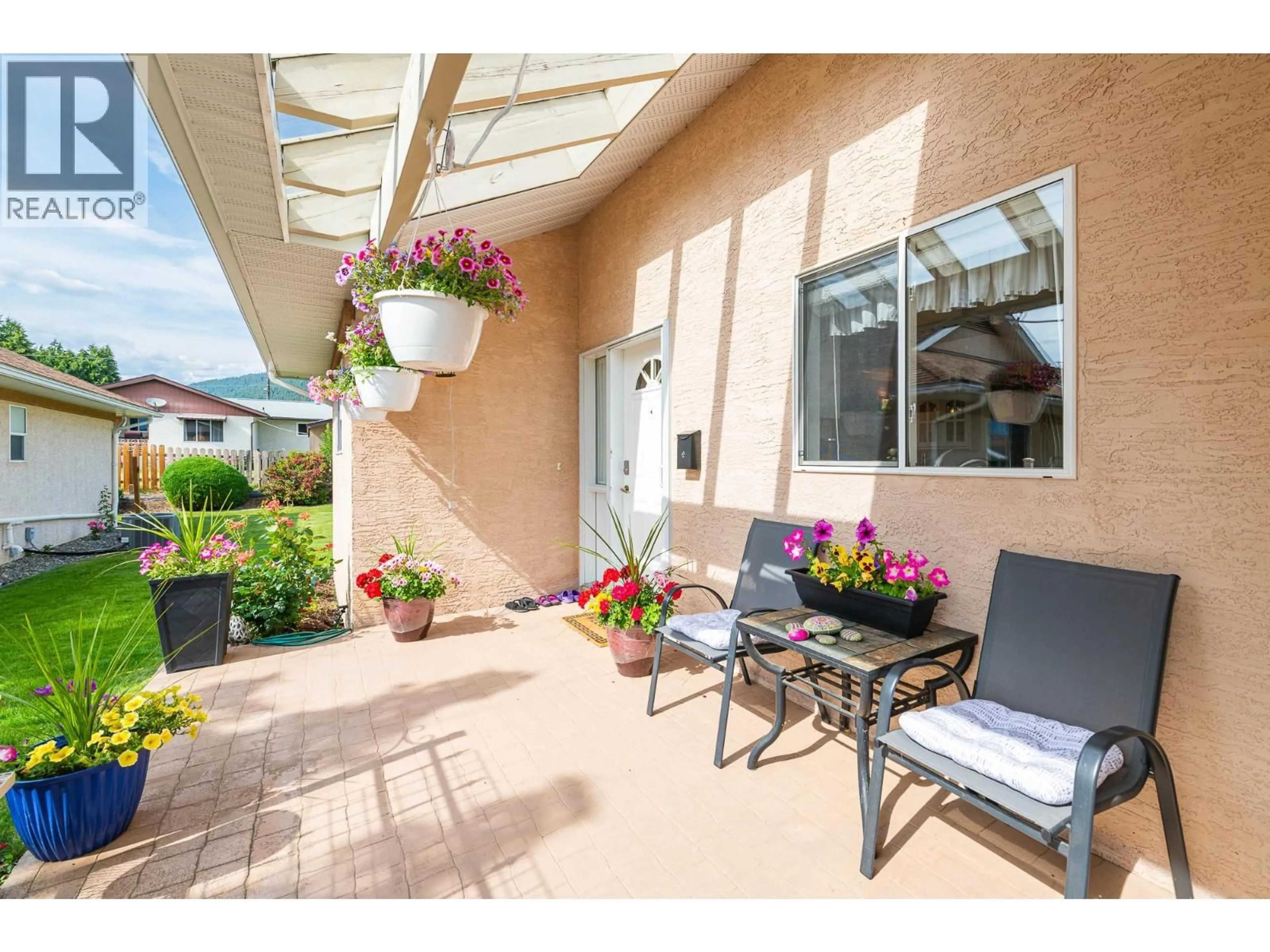 Patio, street for 5 - 518 18TH AVENUE SOUTH, Creston British Columbia V0B1G0