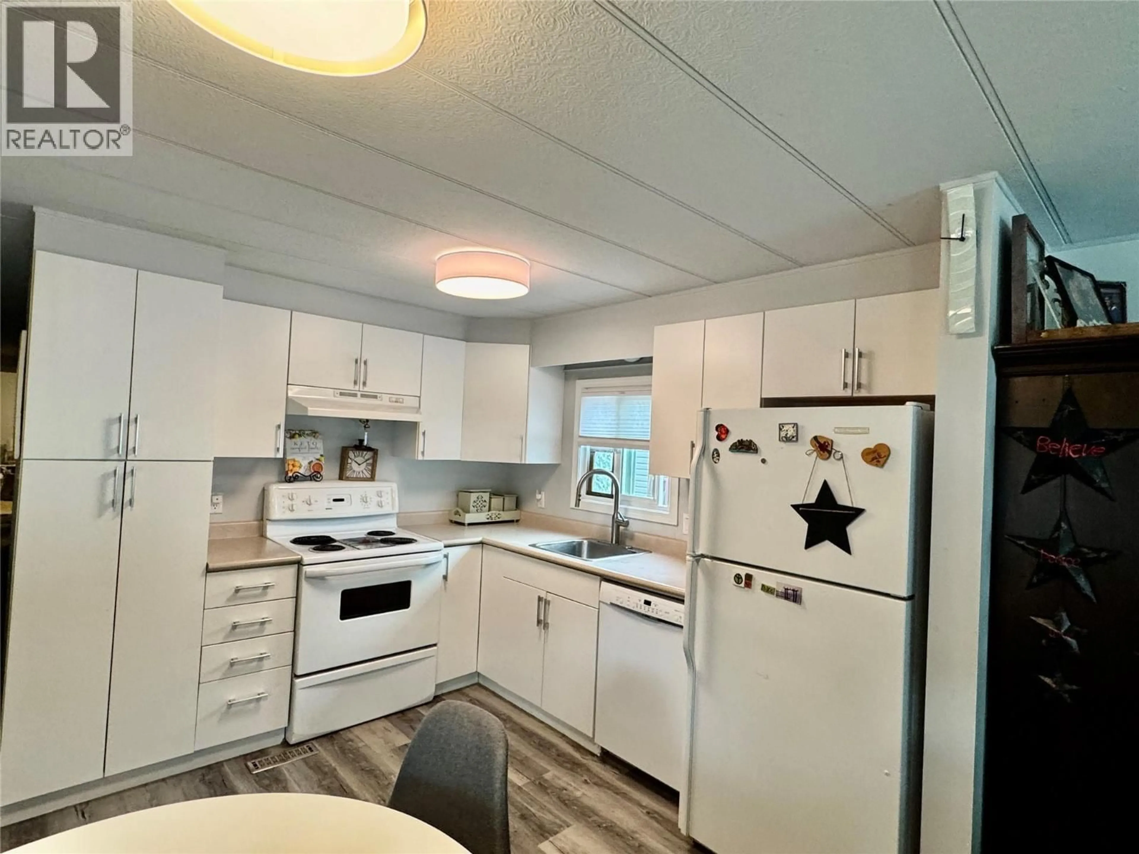 Standard kitchen, unknown for 13 - 2095 BOUCHERIE ROAD, Westbank British Columbia V4T1Z4