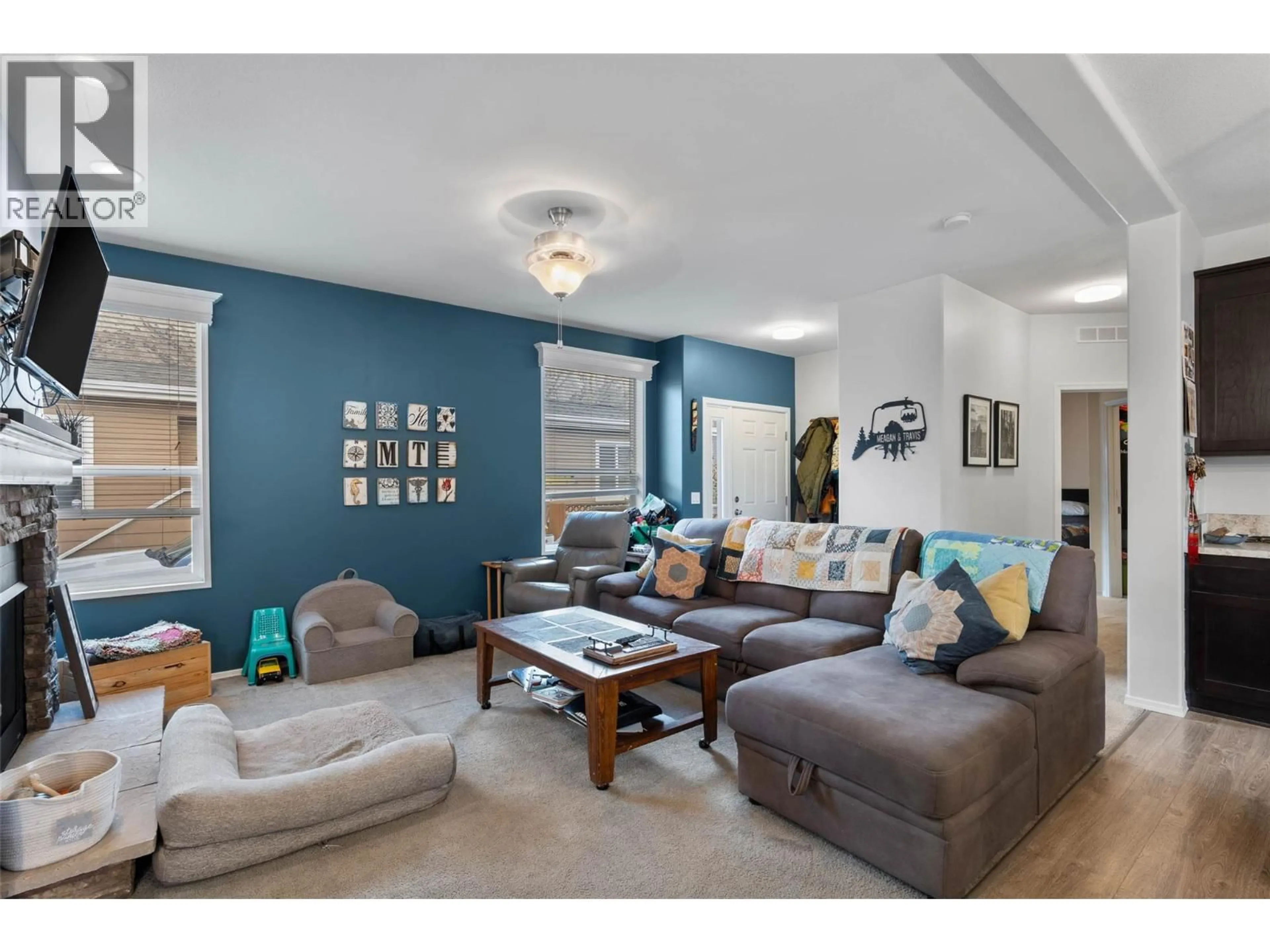 Living room with furniture, unknown for 48 - 712 SHUSWAP E ROAD, Kamloops British Columbia V2H0C8