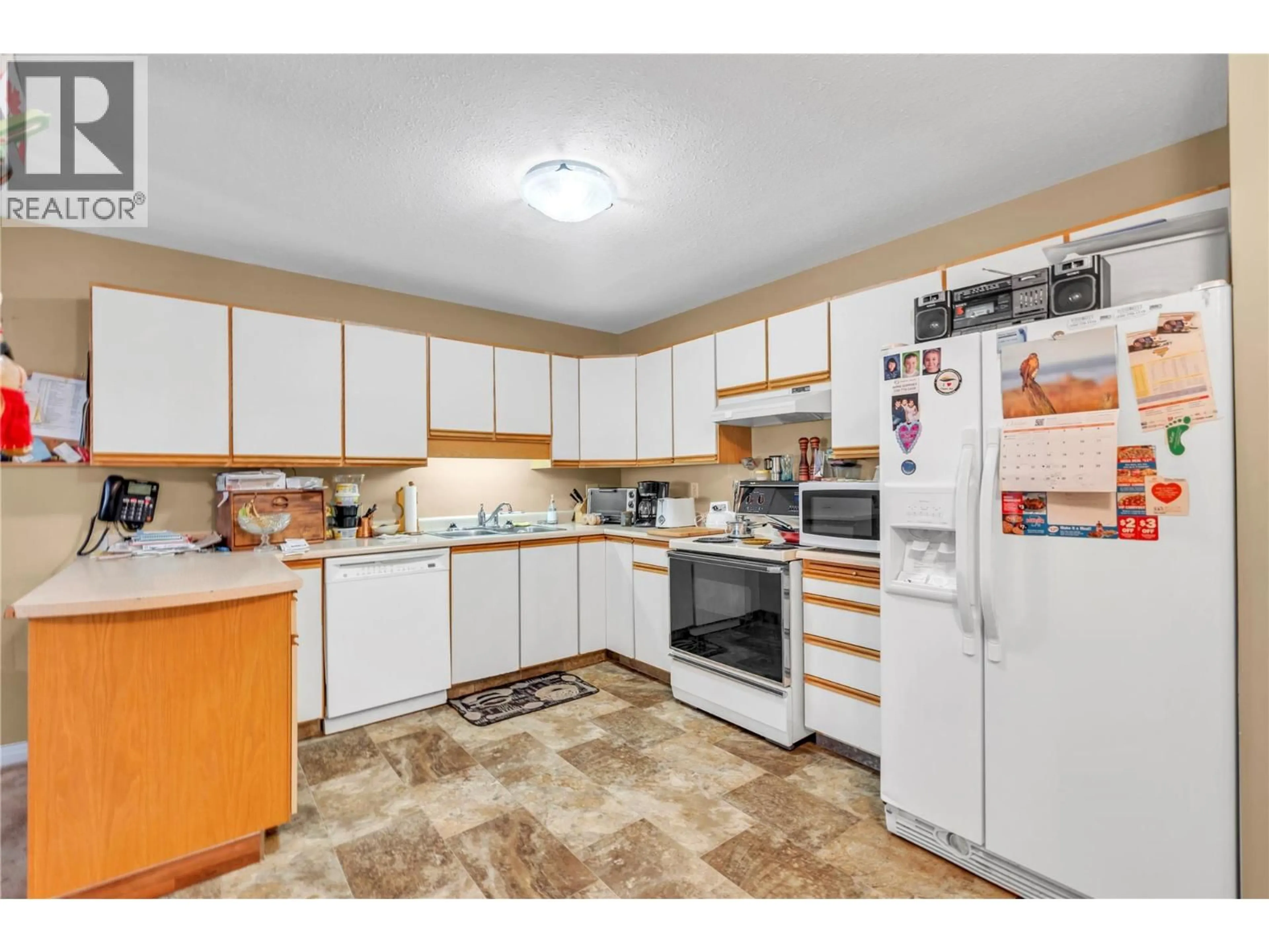Standard kitchen, unknown for 201-262 KINNEY AVENUE, Penticton British Columbia V2A6R6