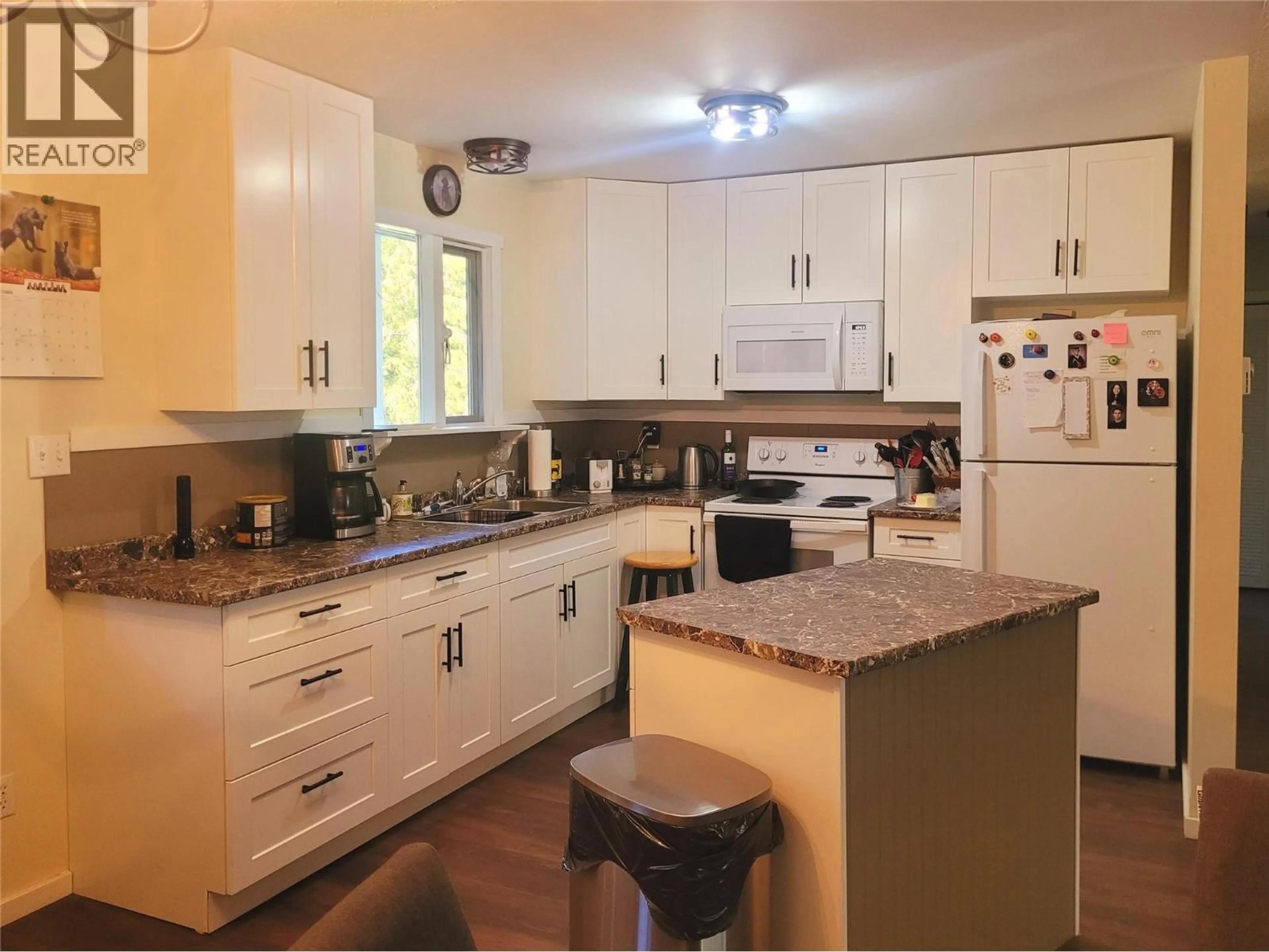 Open concept kitchen, unknown for 349 DUTCH LAKE ROAD, Clearwater British Columbia V0E1N2