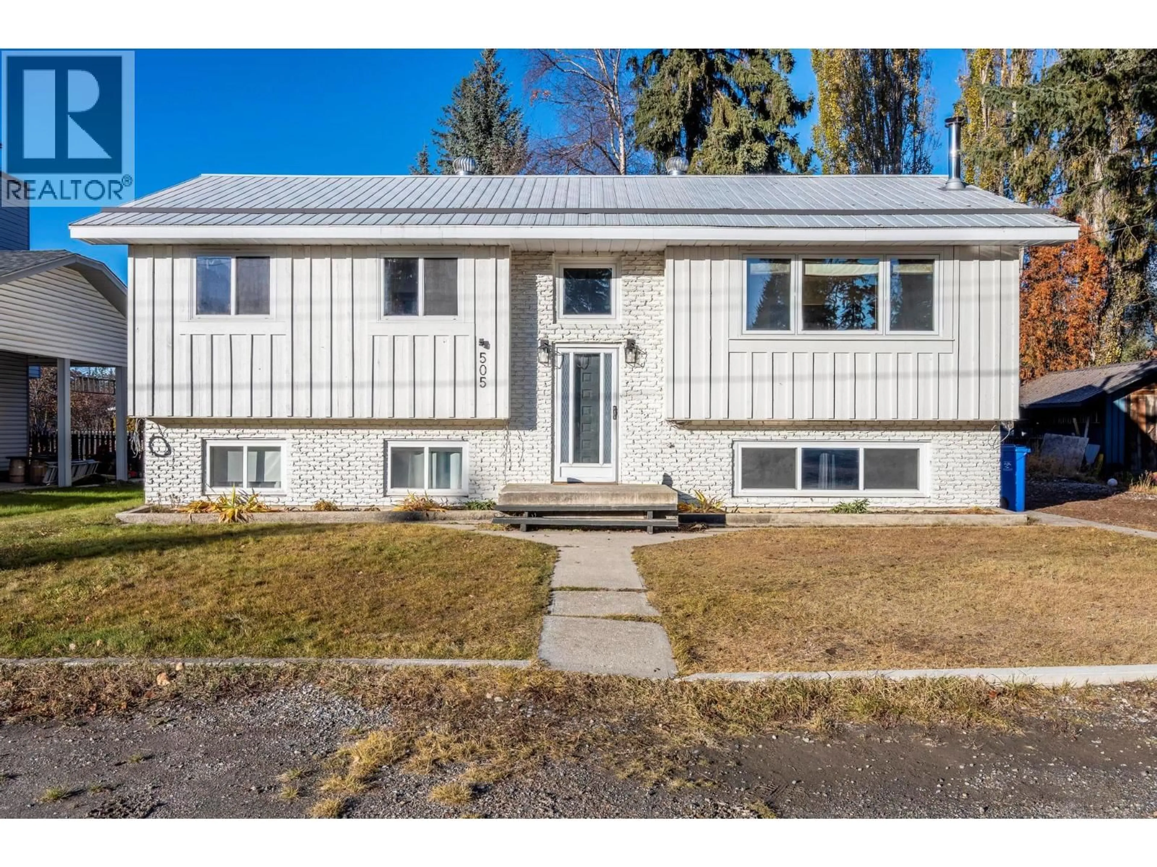 Home with vinyl exterior material, street for 505 6TH STREET SOUTH, Golden British Columbia V0A1H0