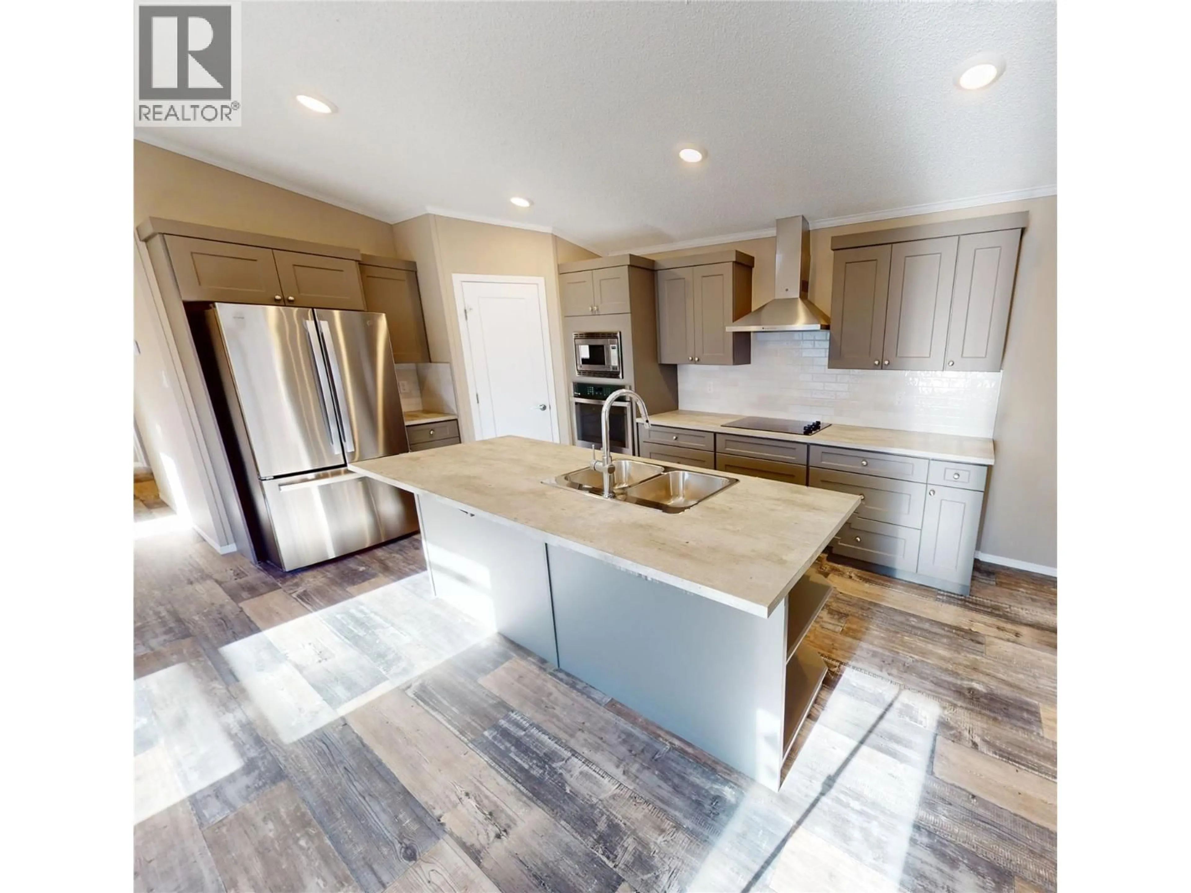 Open concept kitchen, unknown for #78 - 100 INDUSTRIAL 1 ROAD, Sparwood British Columbia V0B2G1