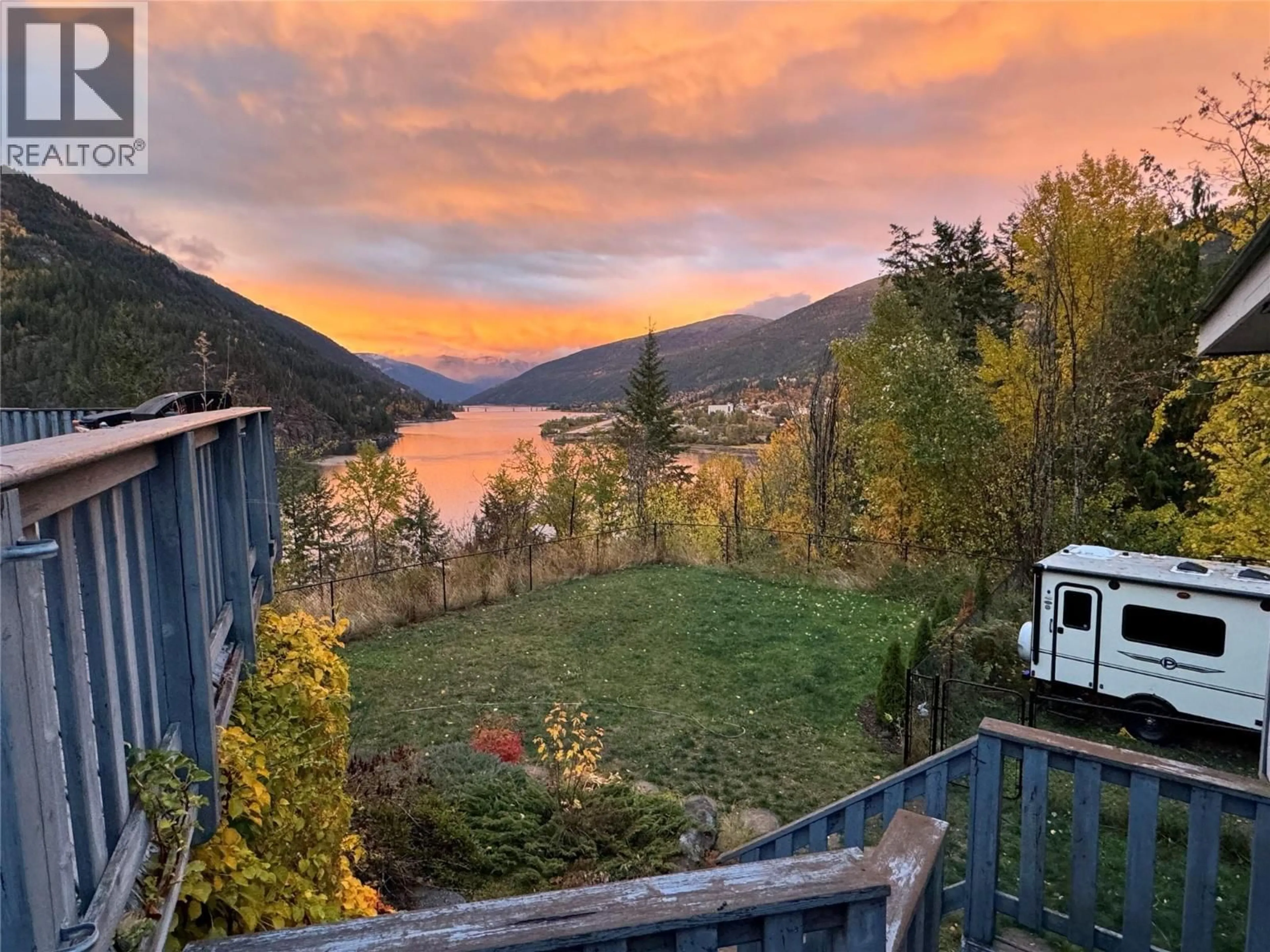 A pic from outside/outdoor area/front of a property/back of a property/a pic from drone, water/lake/river/ocean view for 1402 GRANITE ROAD, Nelson British Columbia V1L5T6