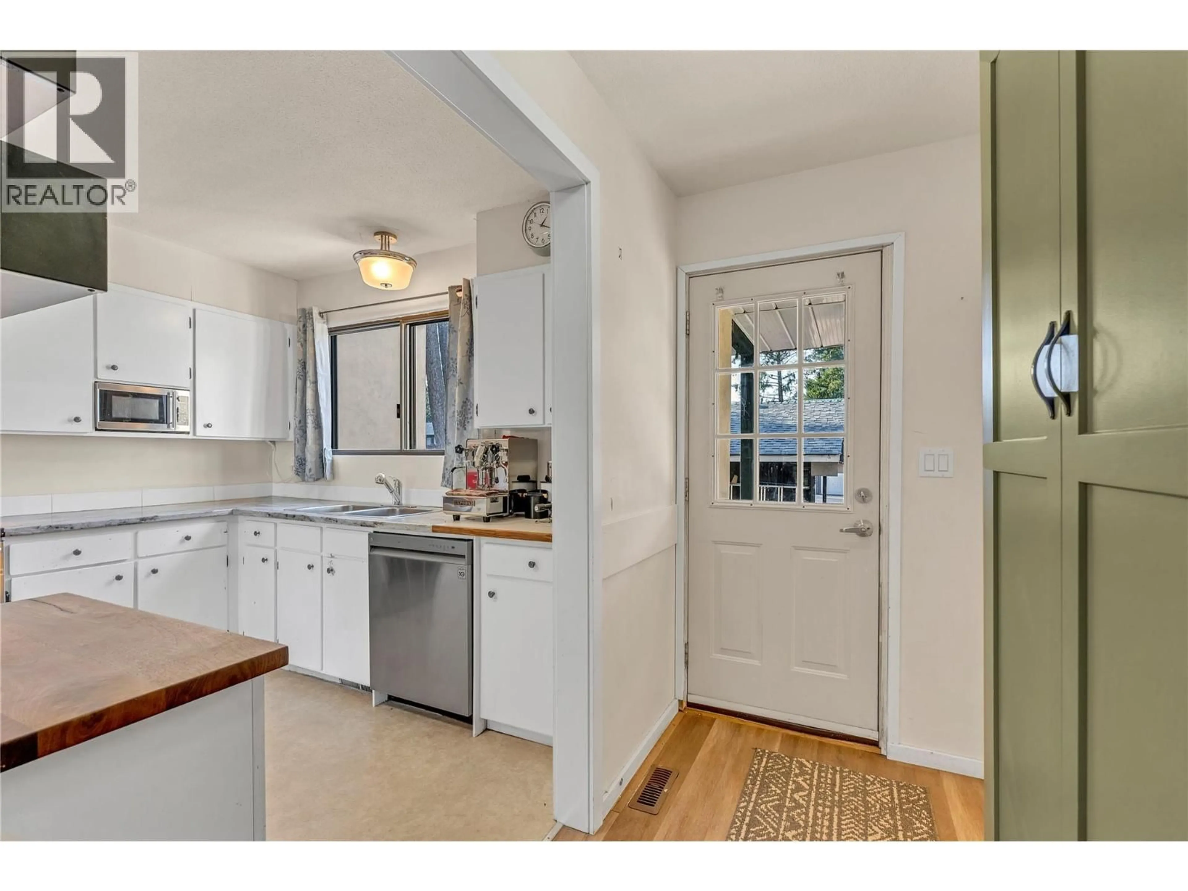 Standard kitchen, unknown for 117 RIDGEWOOD DR OTHER, Princeton British Columbia V0X1W0