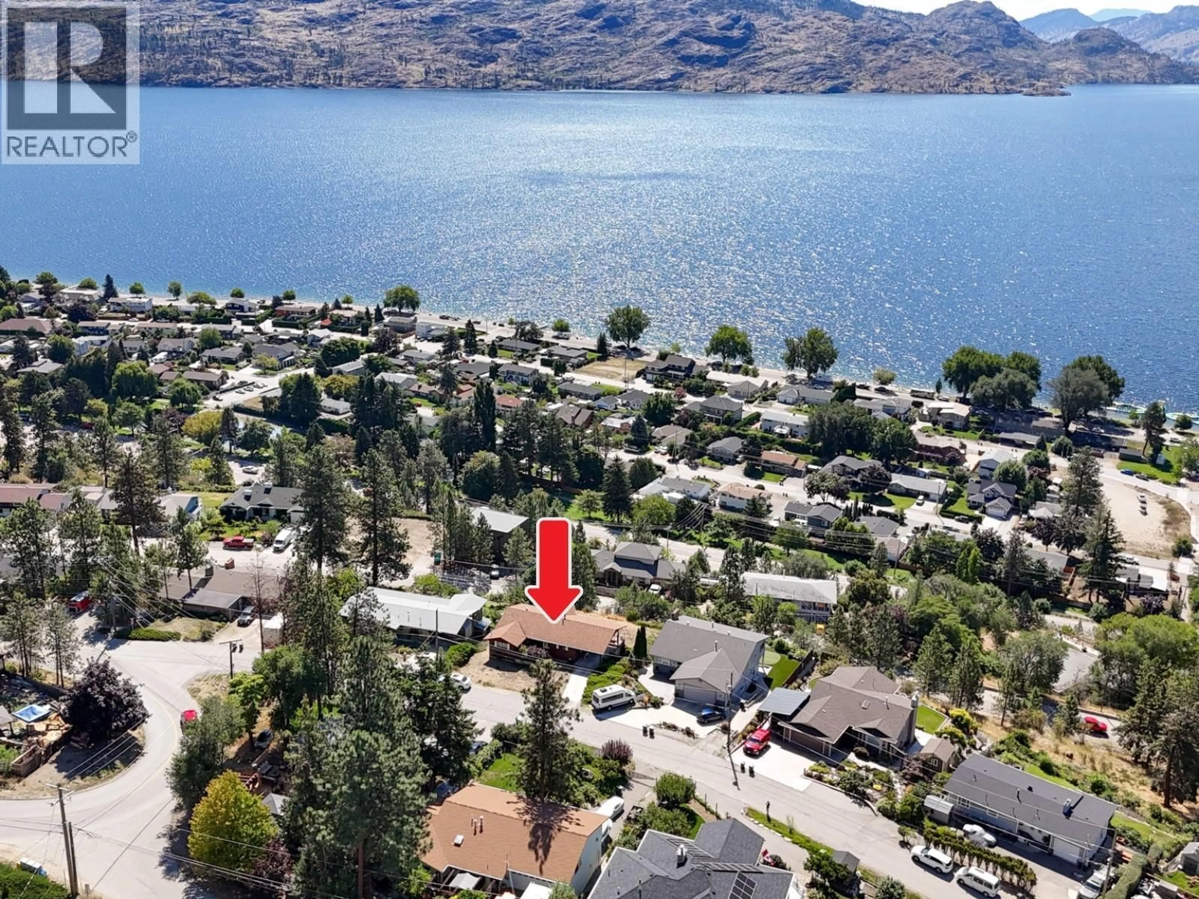A pic from outside/outdoor area/front of a property/back of a property/a pic from drone, water/lake/river/ocean view for 4105 3RD AVENUE, Peachland British Columbia V0H1X5