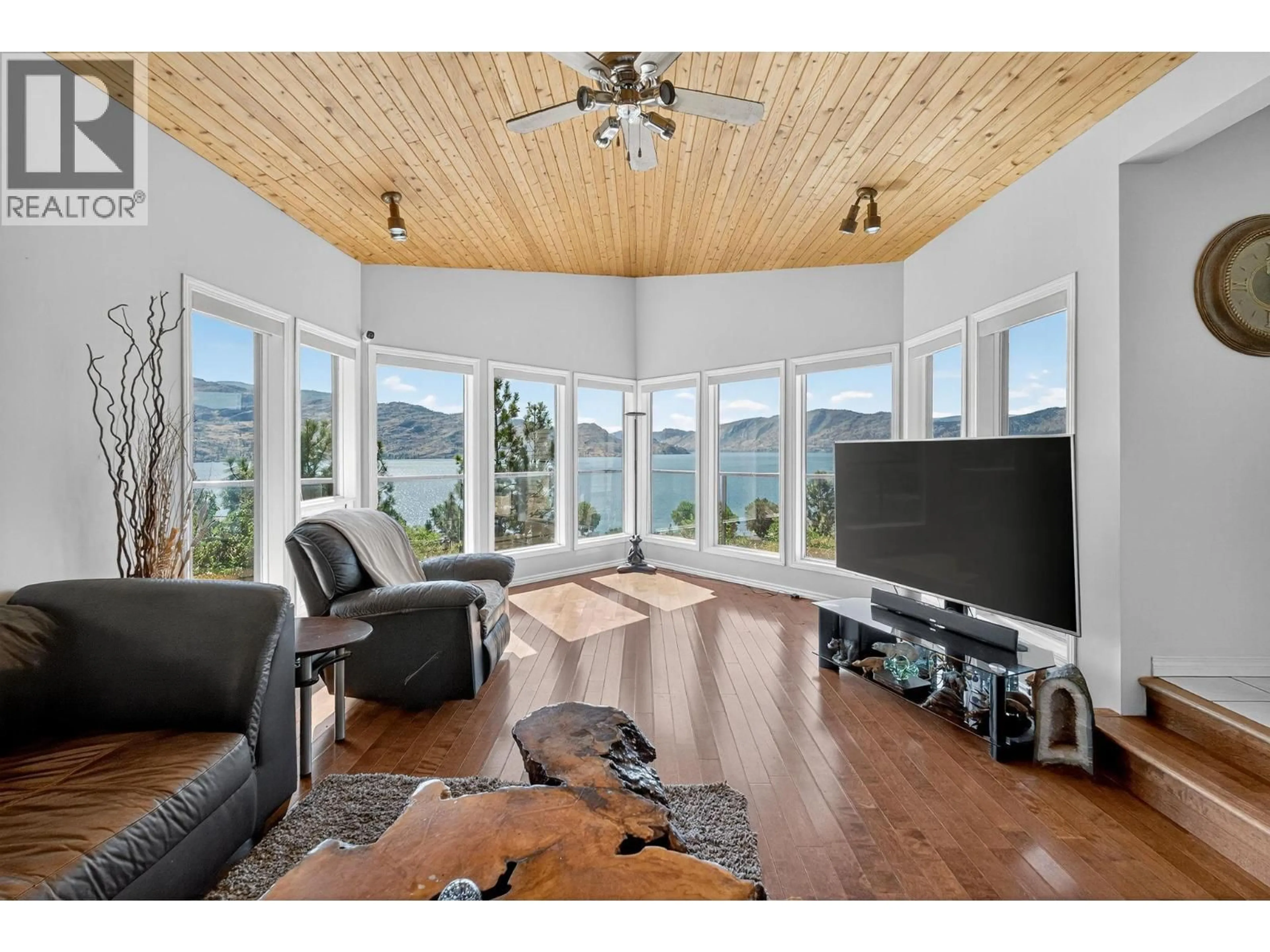 Unknown for 4105 3RD AVENUE, Peachland British Columbia V0H1X5