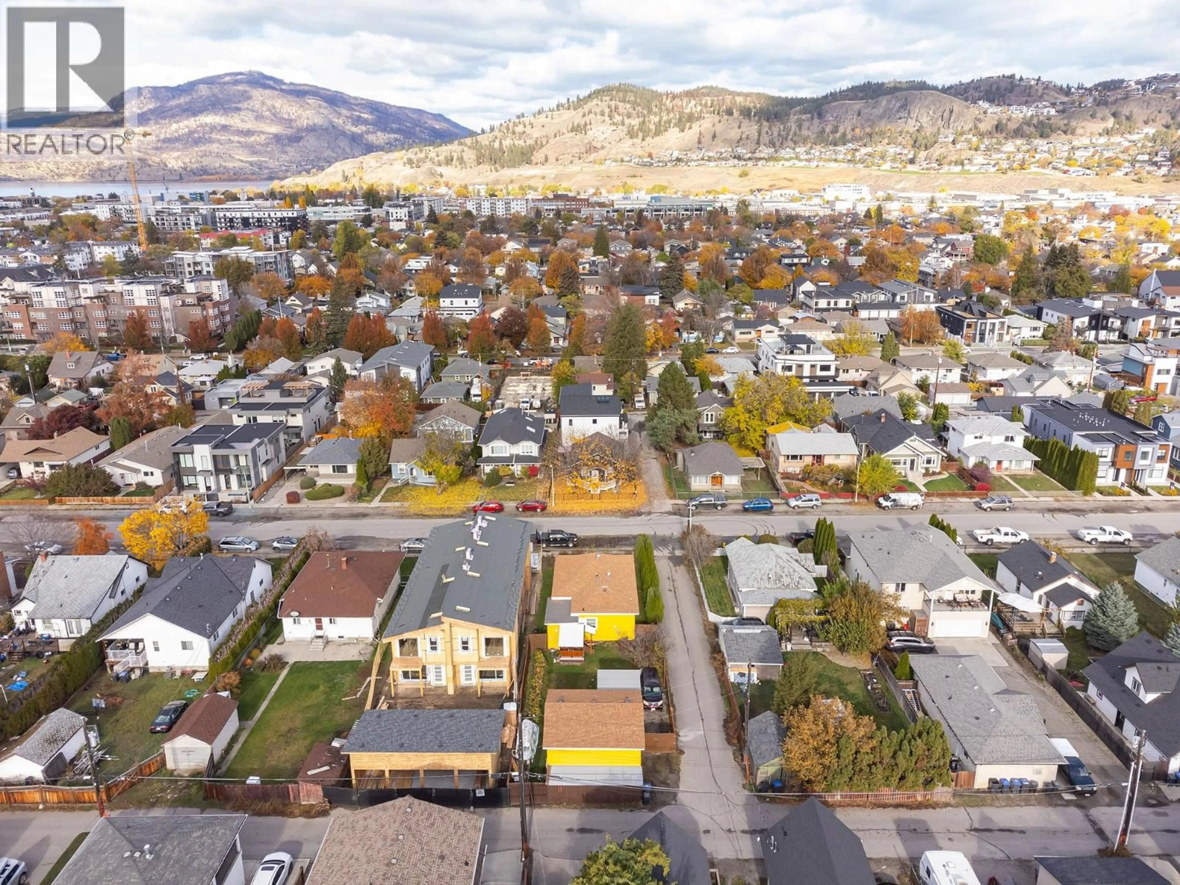 A pic from outside/outdoor area/front of a property/back of a property/a pic from drone, mountain view for 795 LAWSON AVENUE, Kelowna British Columbia V1Y6S9
