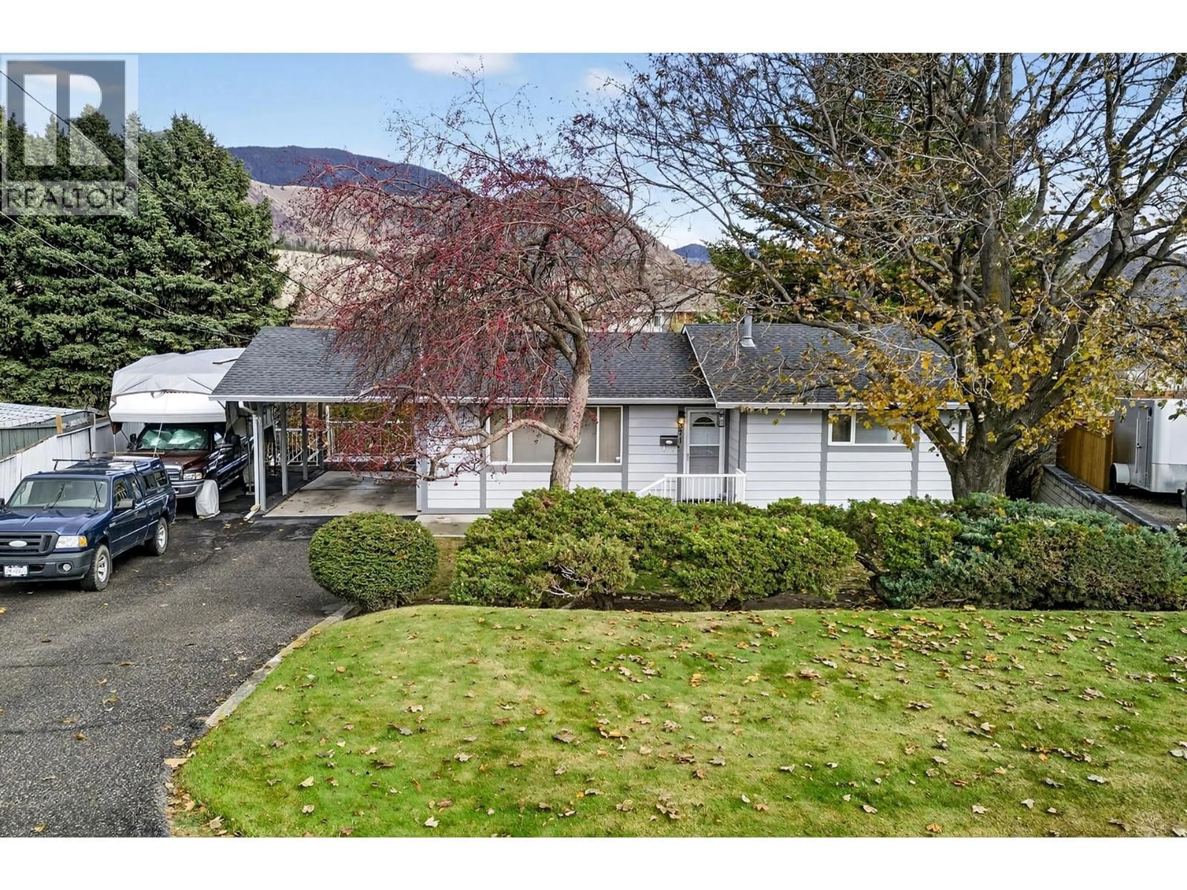 A pic from outside/outdoor area/front of a property/back of a property/a pic from drone, street for 371 CRAWFORD COURT, Kamloops British Columbia V2C5X4