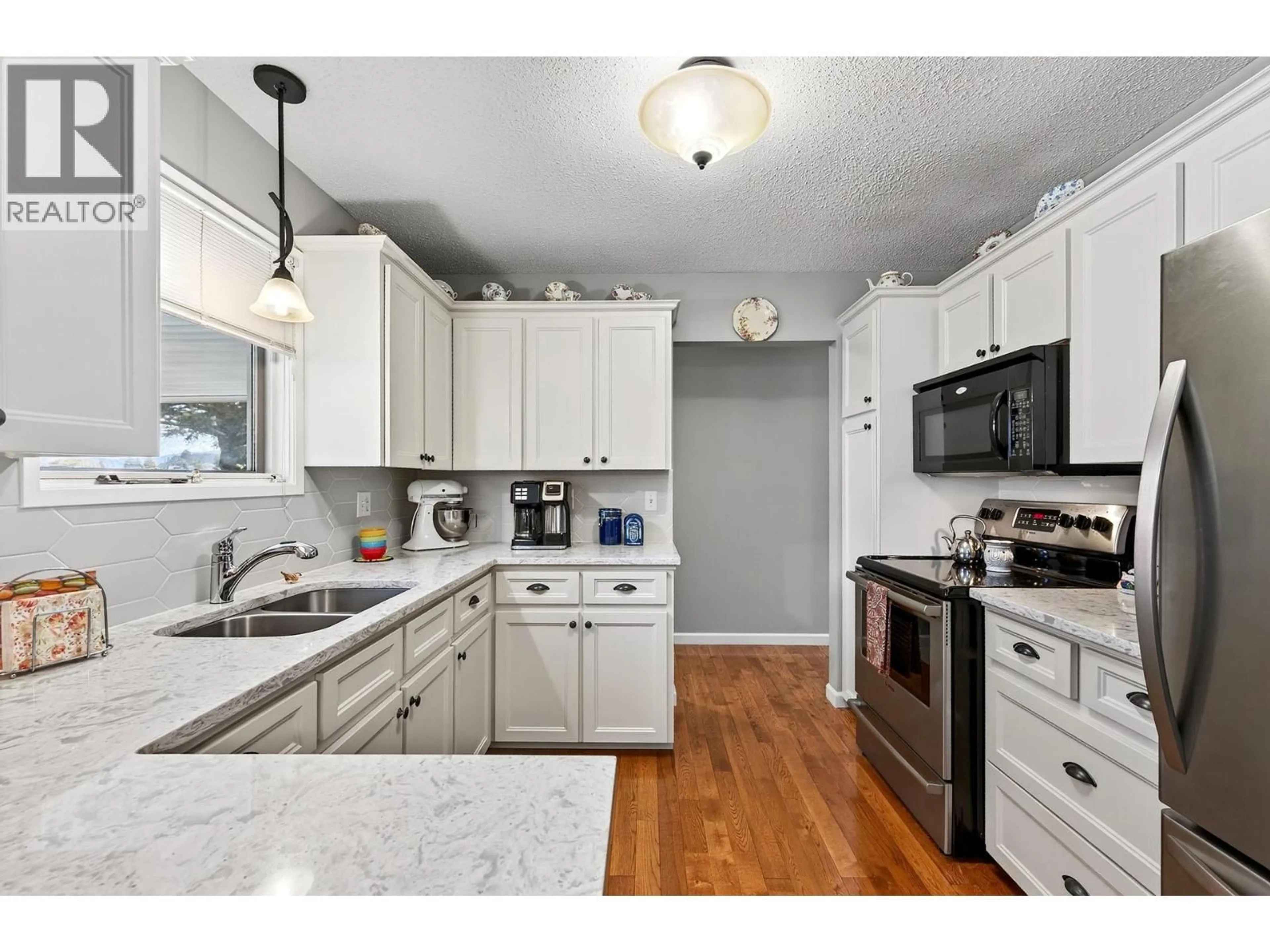 Open concept kitchen, unknown for 371 CRAWFORD COURT, Kamloops British Columbia V2C5X4