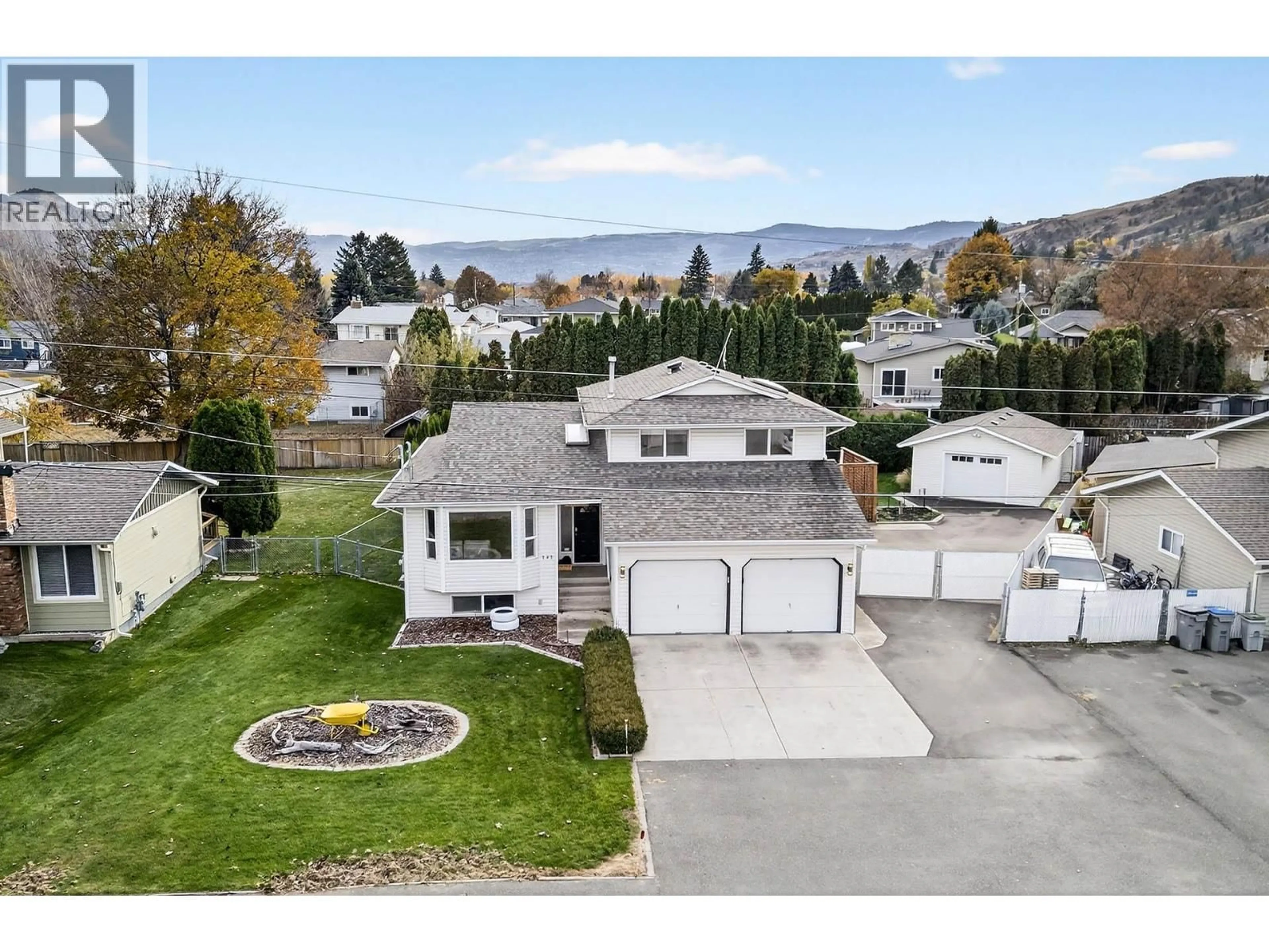 A pic from outside/outdoor area/front of a property/back of a property/a pic from drone, mountain view for 787 MORVEN DRIVE, Kamloops British Columbia V2B7T7