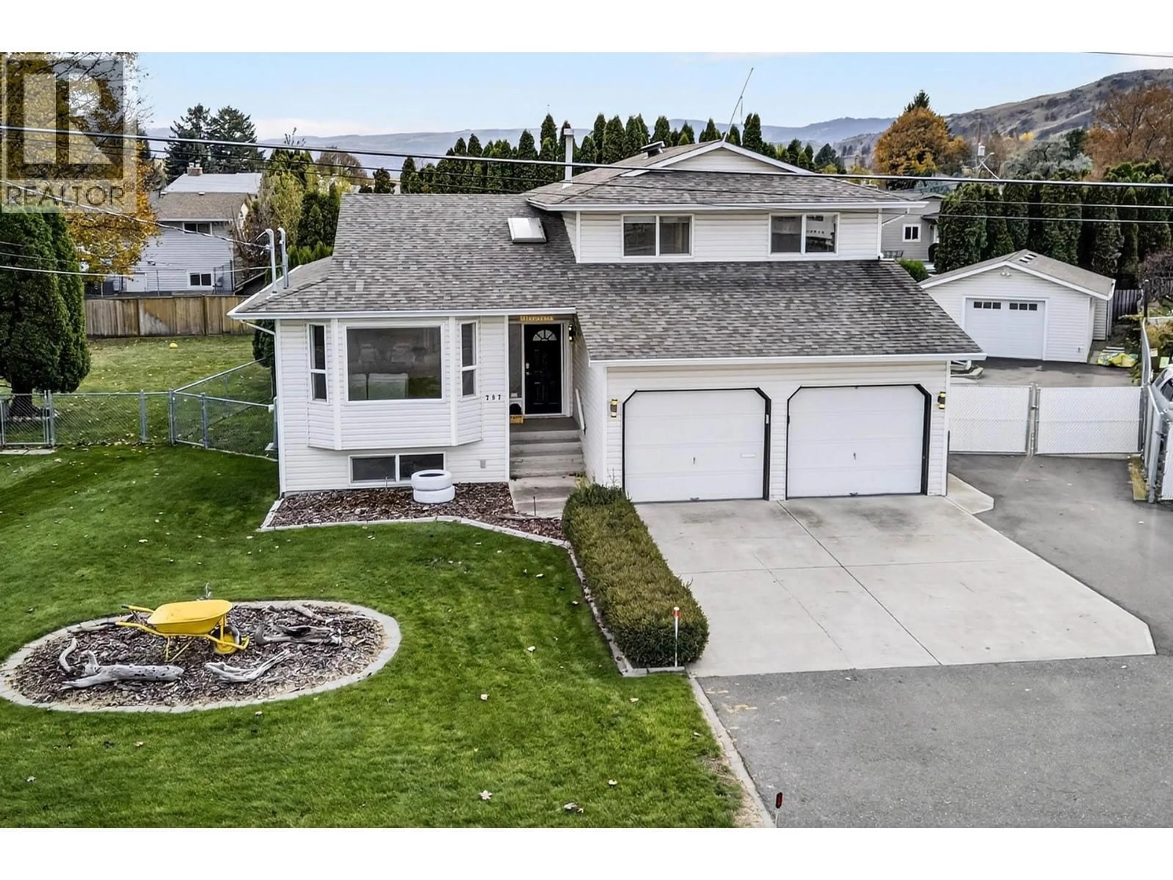 A pic from outside/outdoor area/front of a property/back of a property/a pic from drone, mountain view for 787 MORVEN DRIVE, Kamloops British Columbia V2B7T7