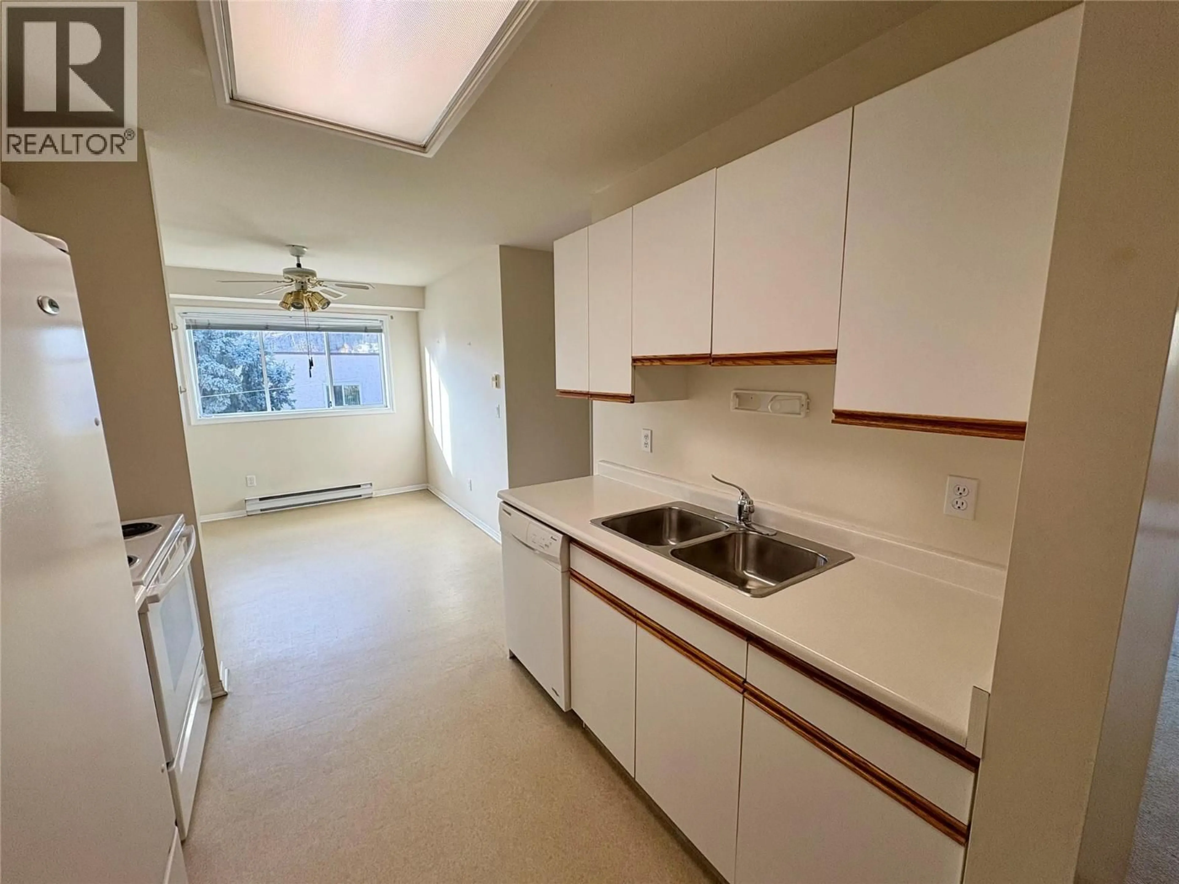 Standard kitchen, unknown for 405 - 3609 30 AVENUE, Vernon British Columbia V1T2E6